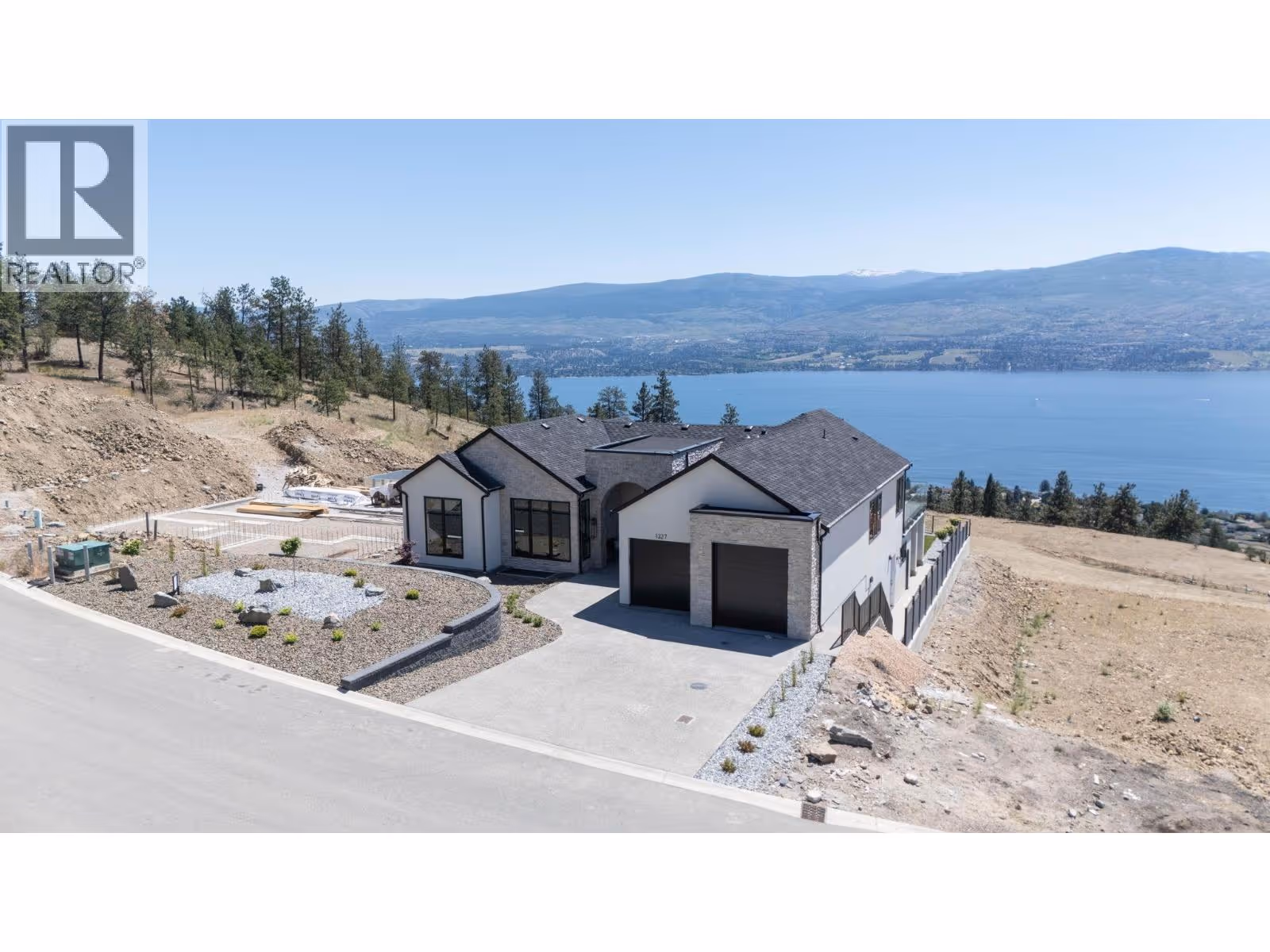 1327 Vineyard Drive