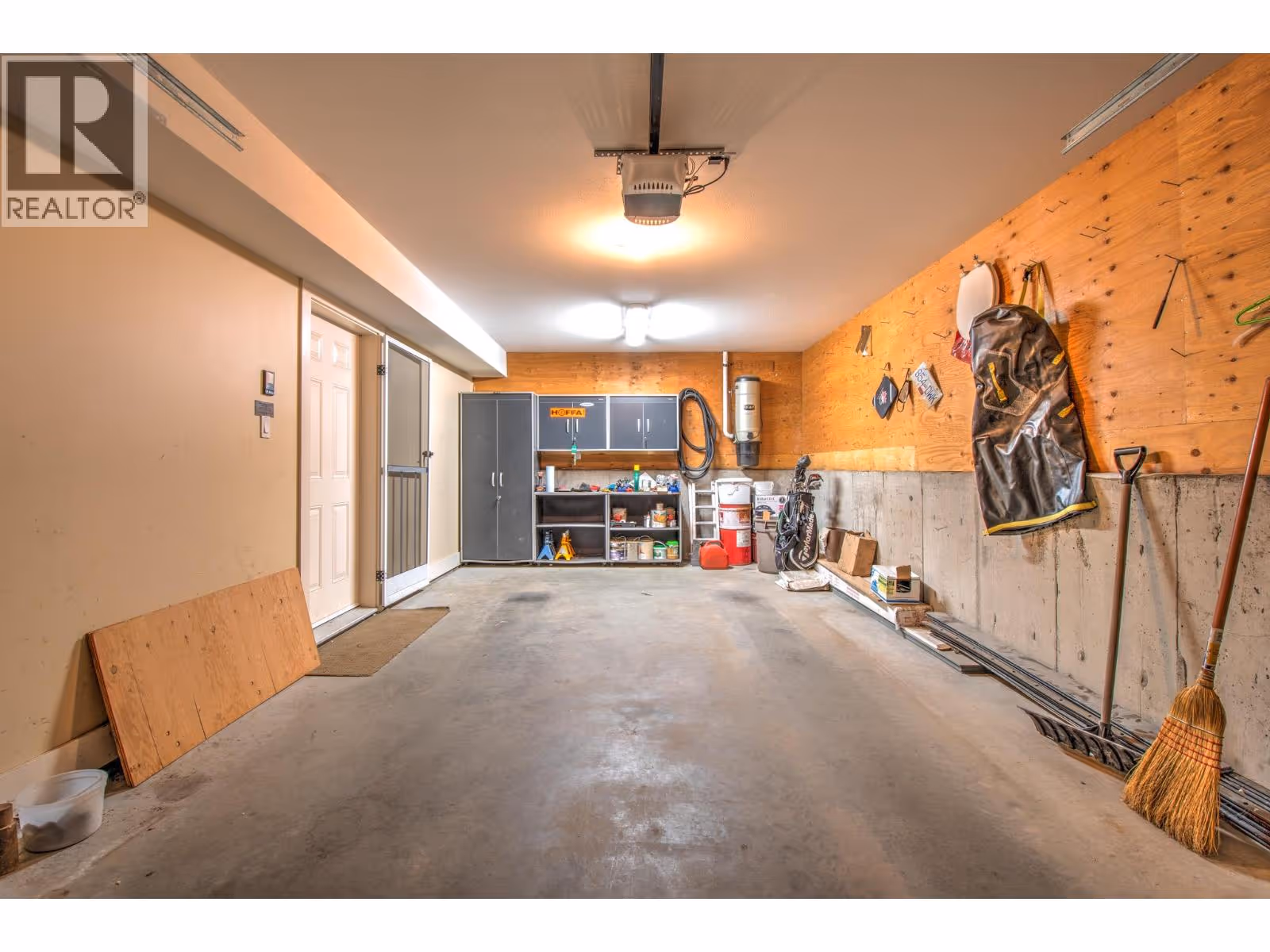 5409 Willow Drive