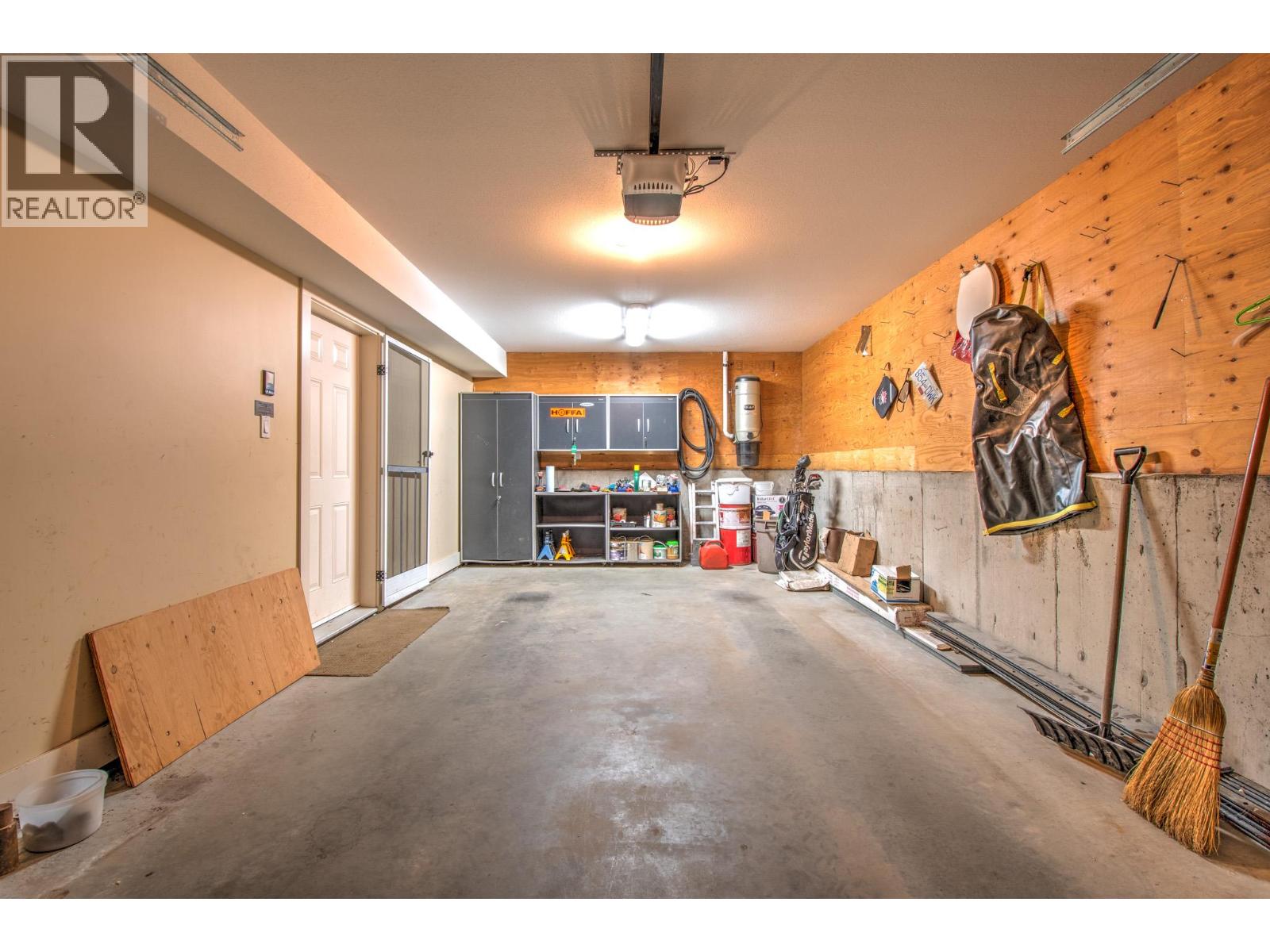 5409 Willow Drive
