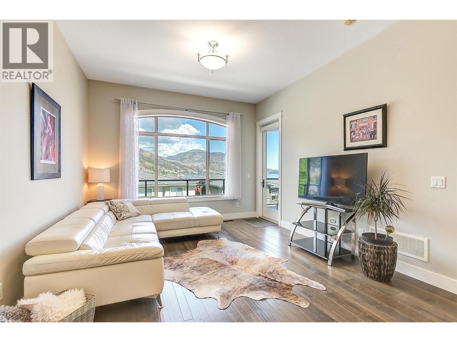 1796 Viewpoint Drive