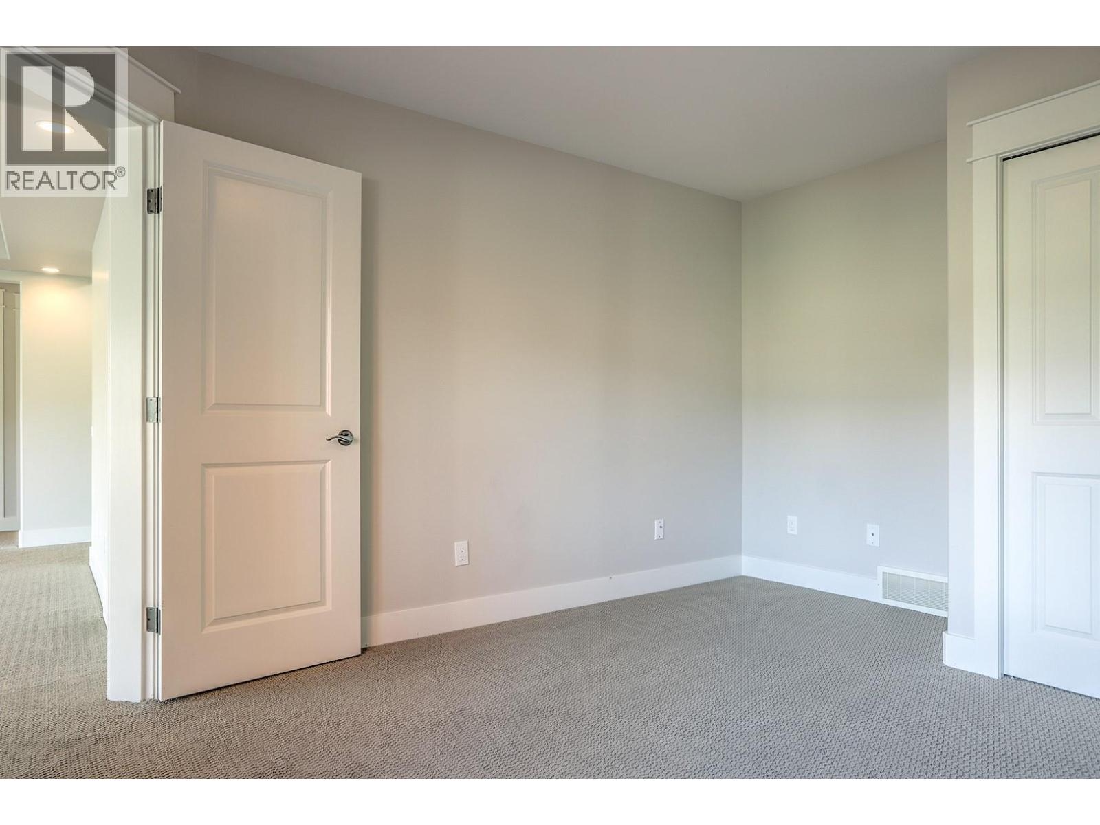 2302 Pine Vista Place
