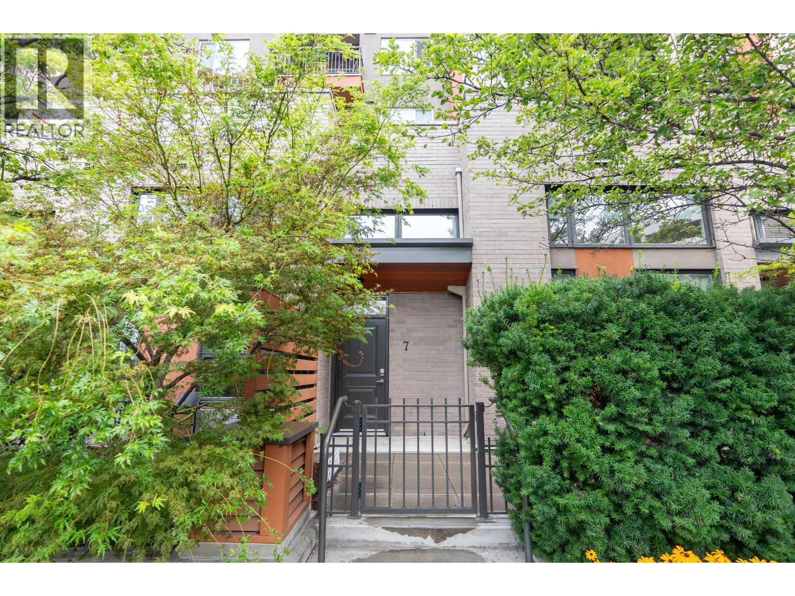 1550 Dickson Avenue Unit# 7
