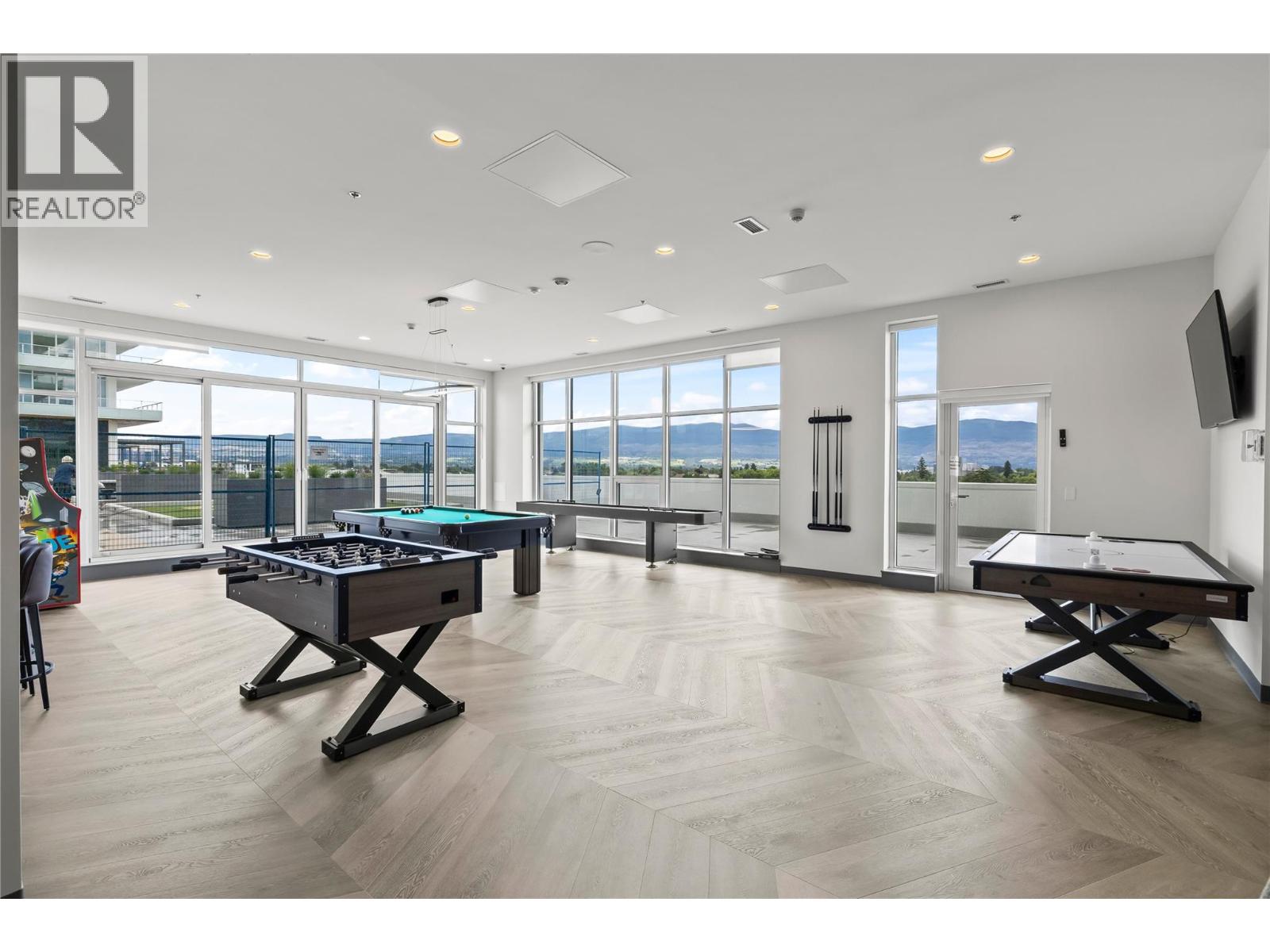238 Leon Avenue Unit# 1704