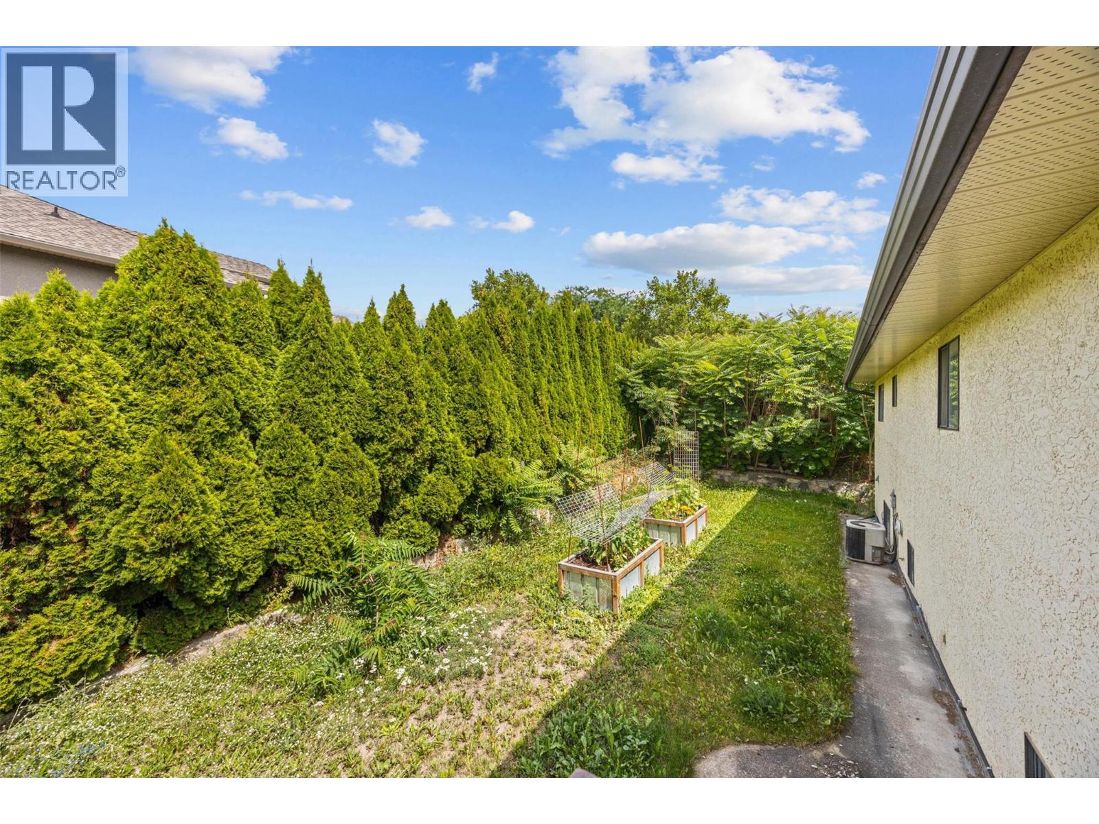 1584 Highway 33 E