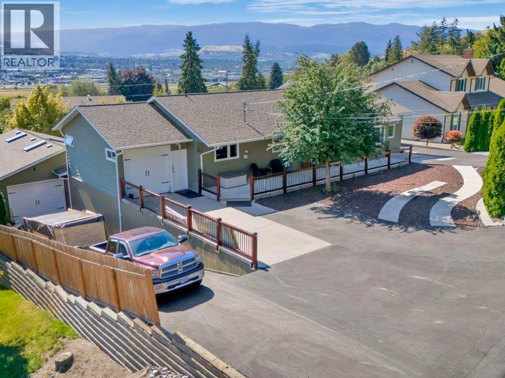6475 Blue Jay Road
