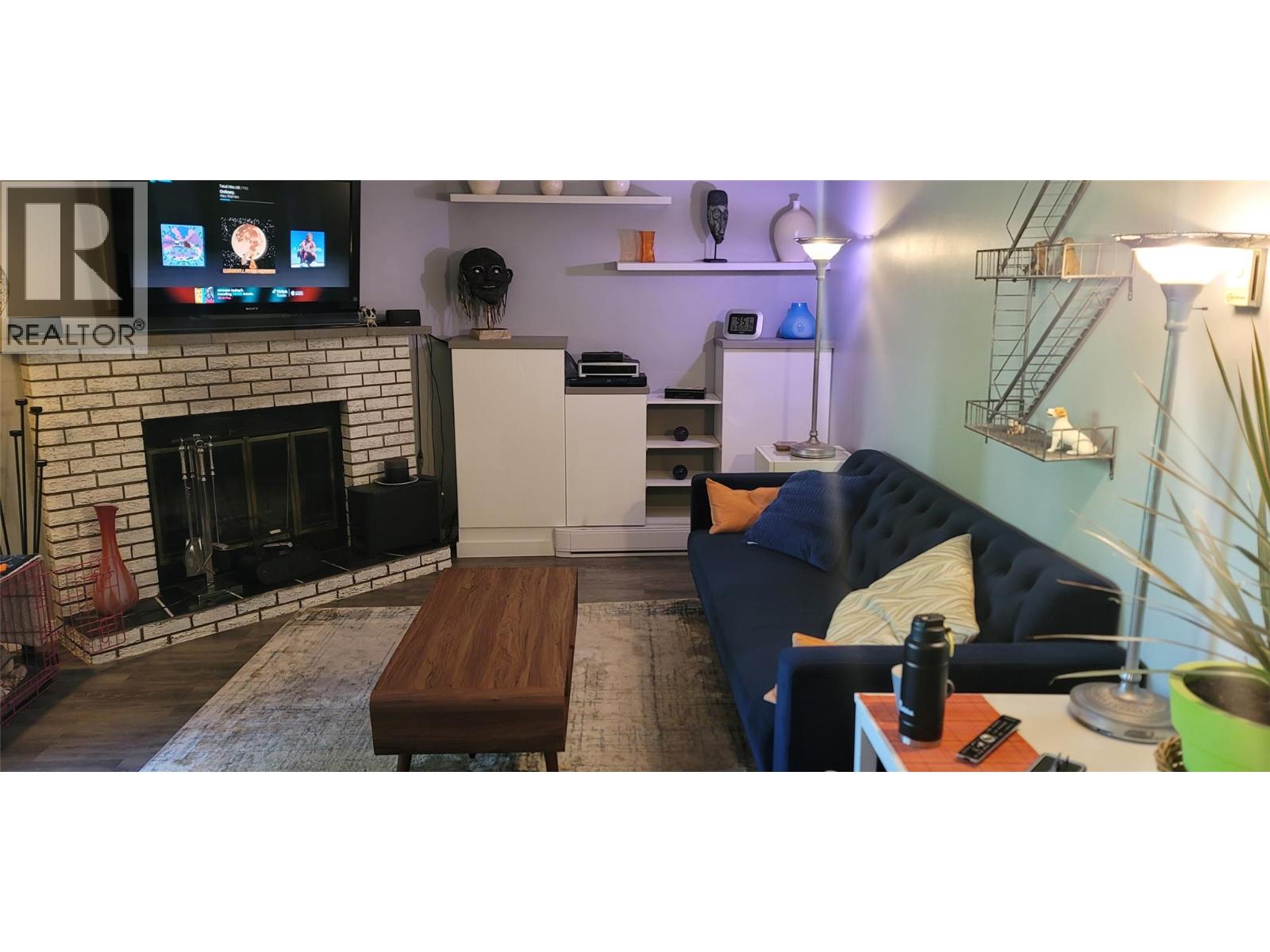 240 McIntosh Road Unit# 211