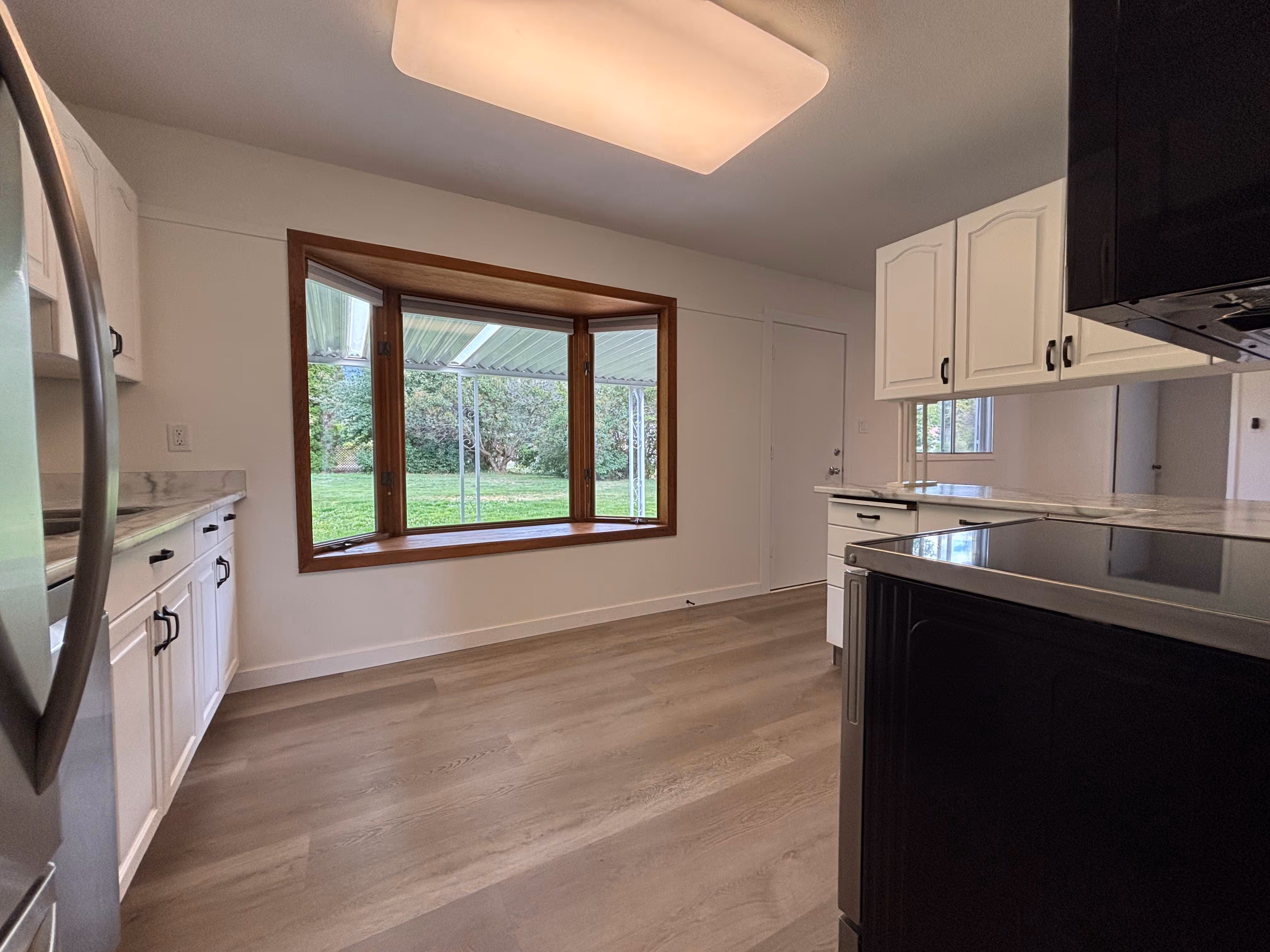 3 bed 3 bath house in Peachland 