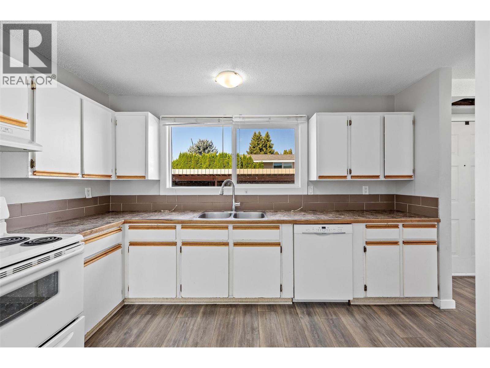 1283 Bernard Avenue Unit# 4