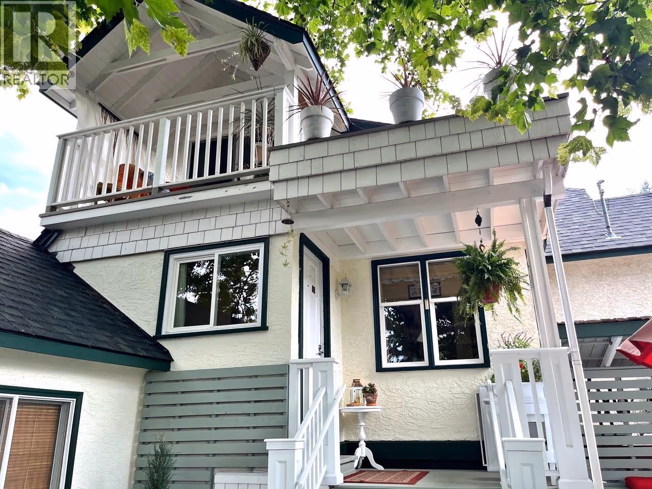 1419 Cherry Crescent W