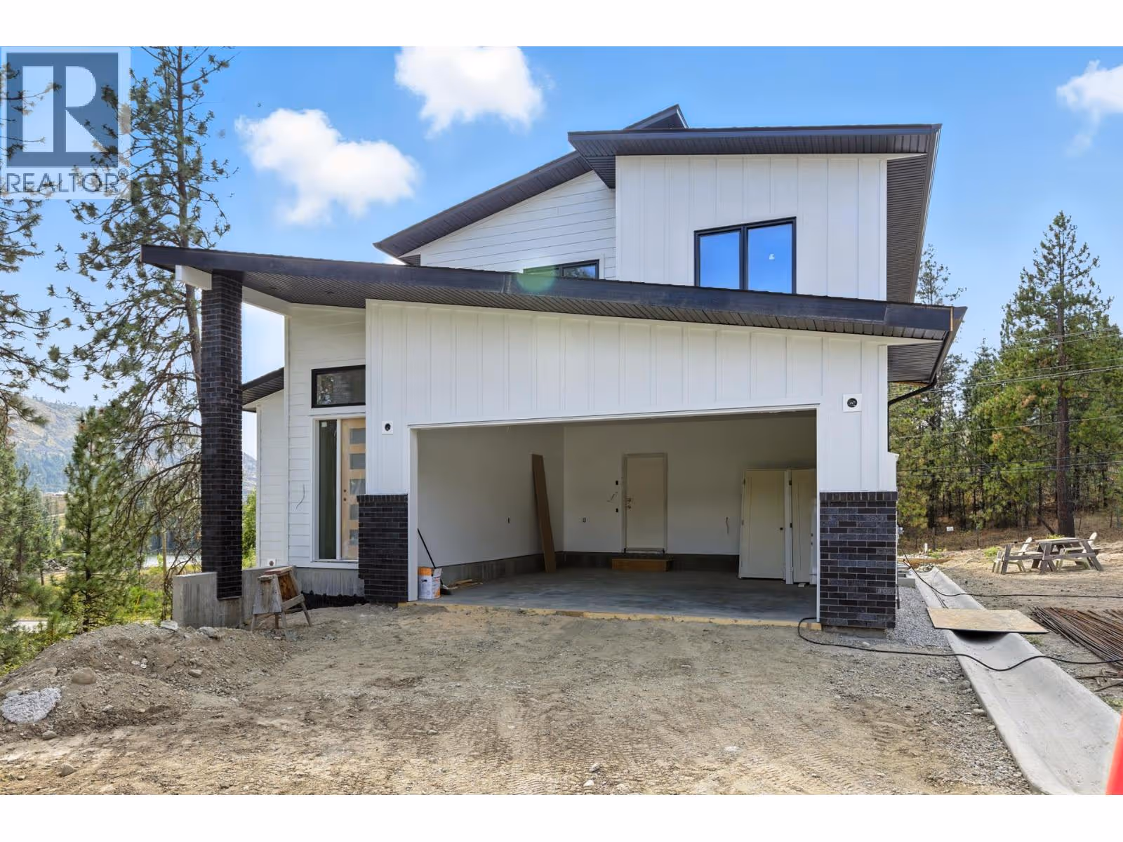 2208 Surrey Road