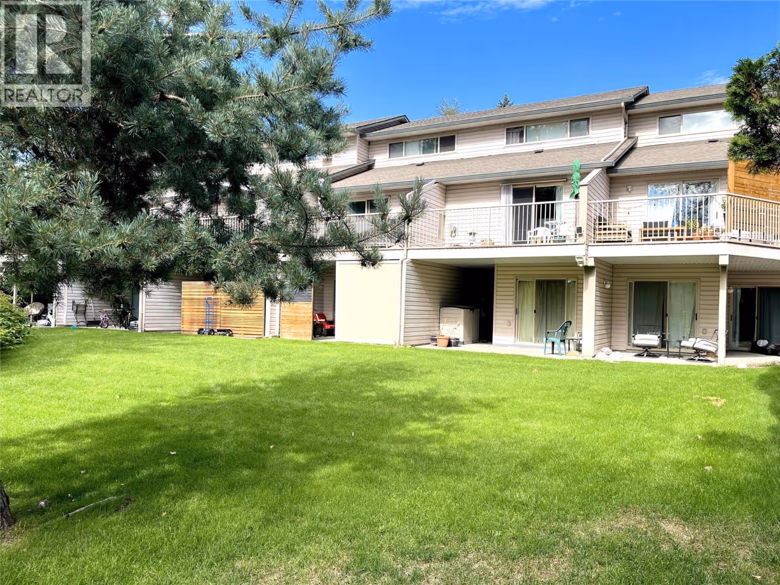 1607 43 Avenue Unit# 304 Lot# SL 10
