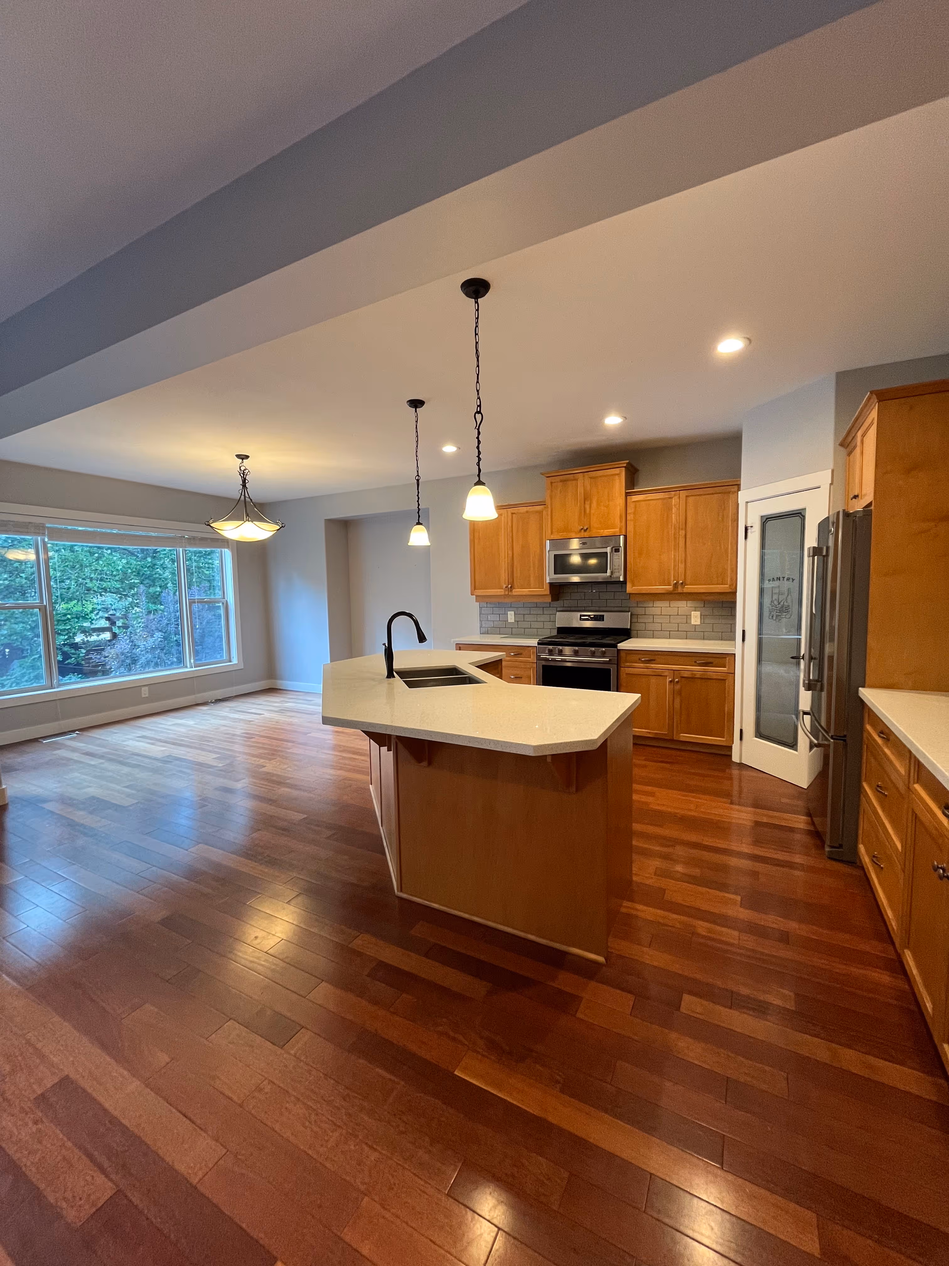 Modern Upper Level House located in Glenmore!