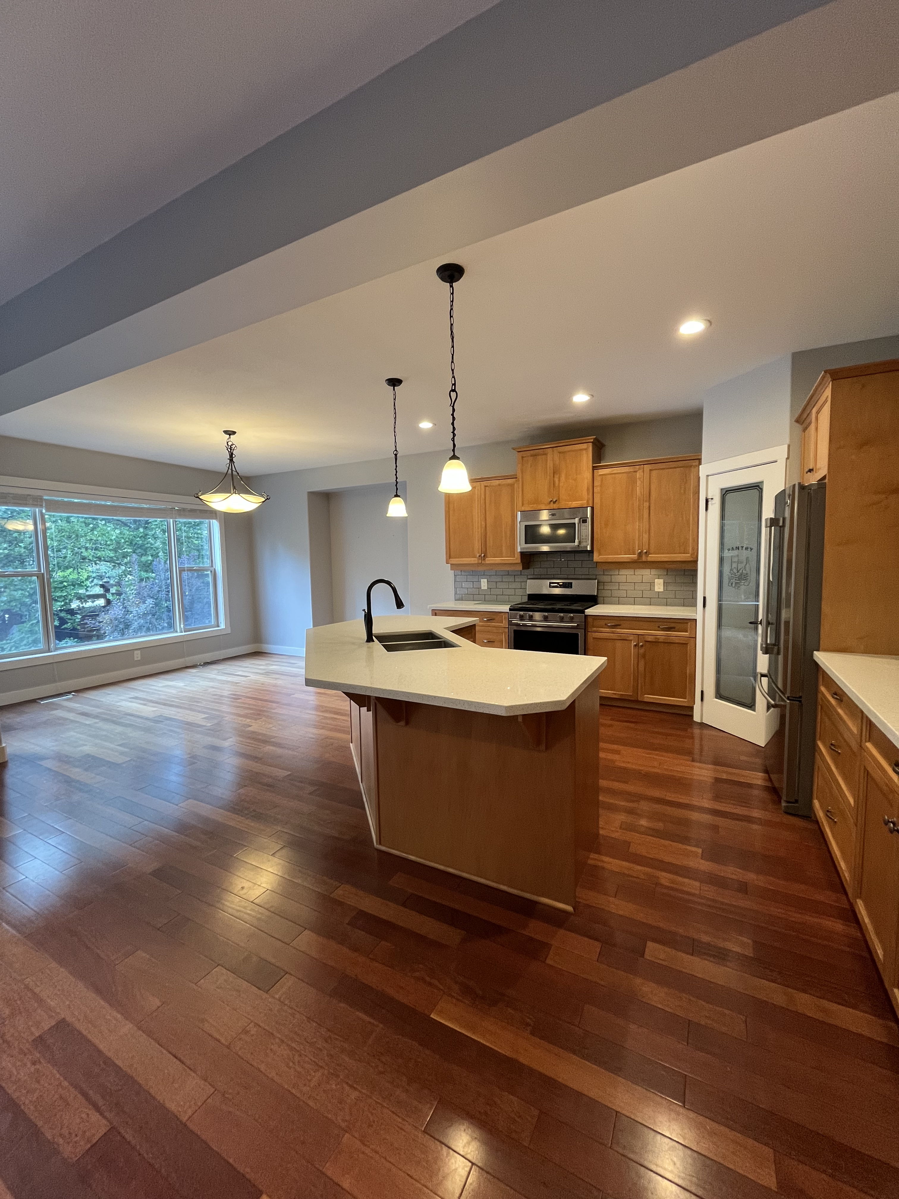 Modern Upper Level House located in Glenmore!