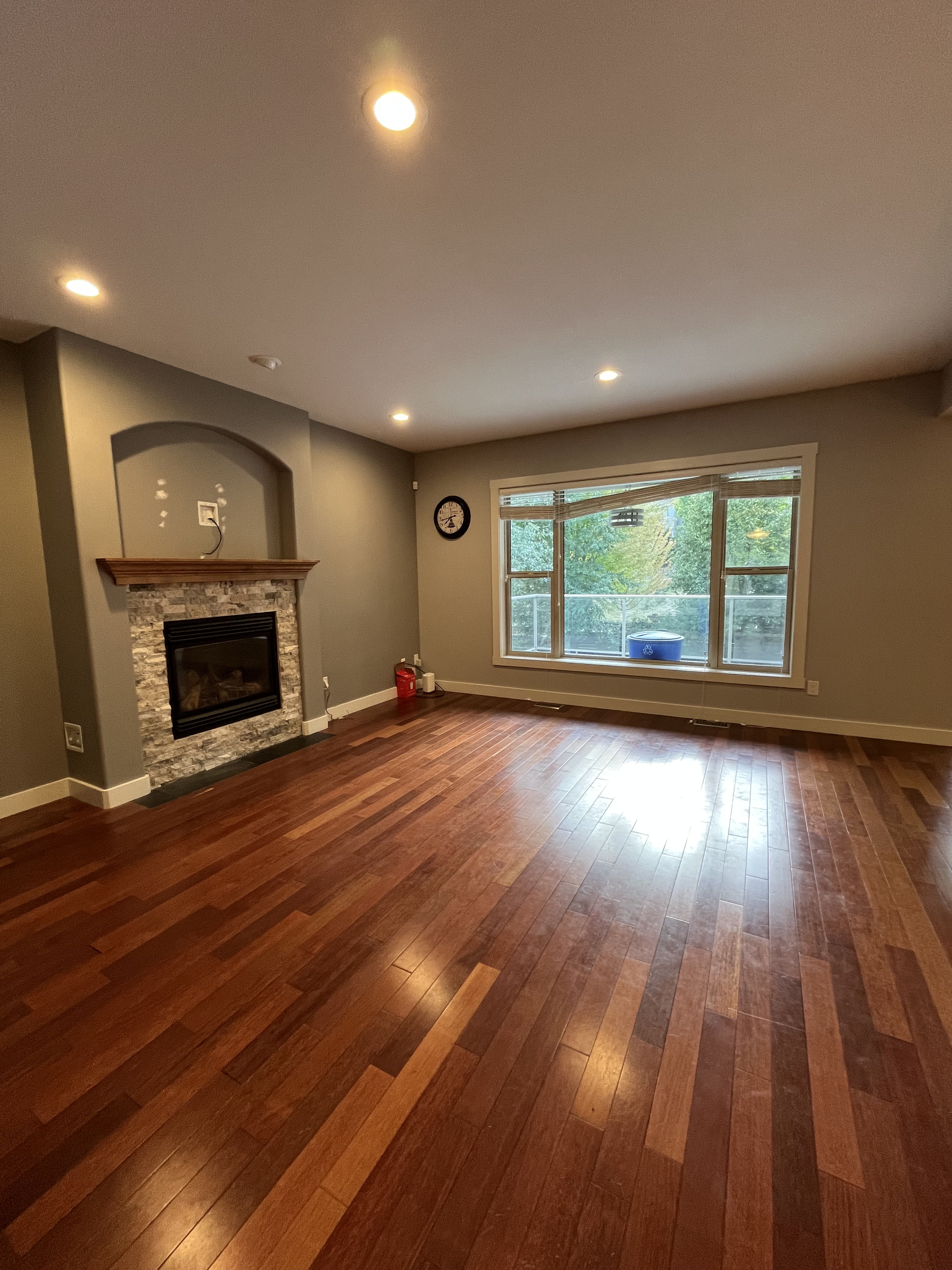 Modern Upper Level House located in Glenmore!