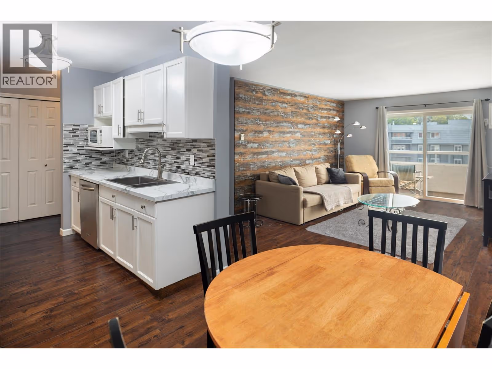 3155 DeMontreuil Court Unit# 404