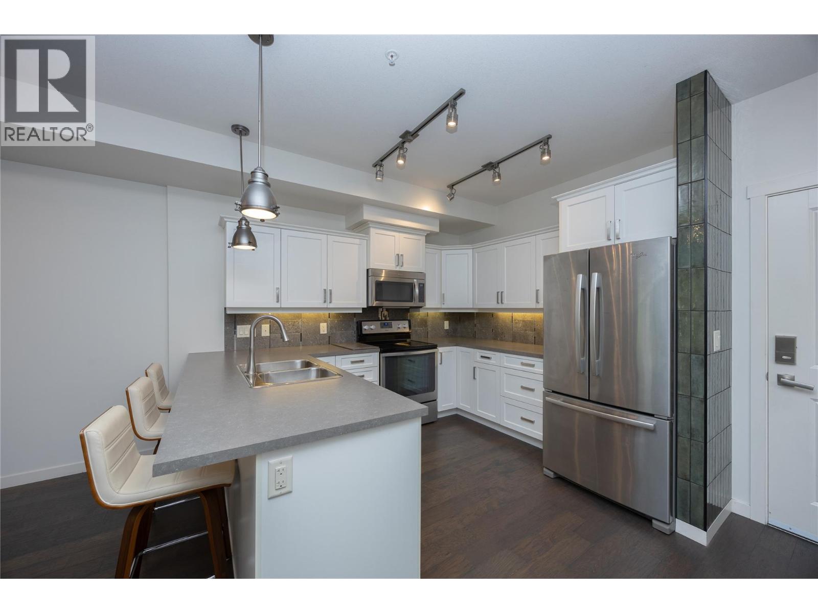 3733 Casorso Road Unit# 103