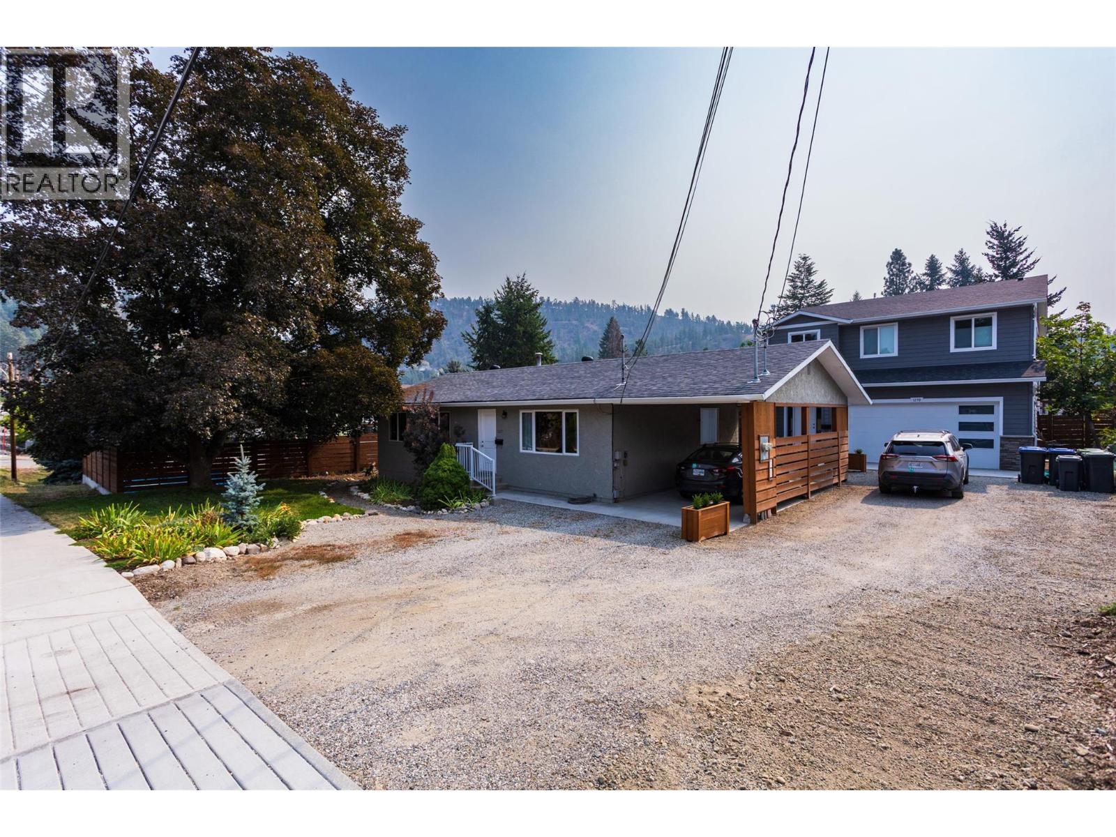 1257 and 1259 Rio Drive