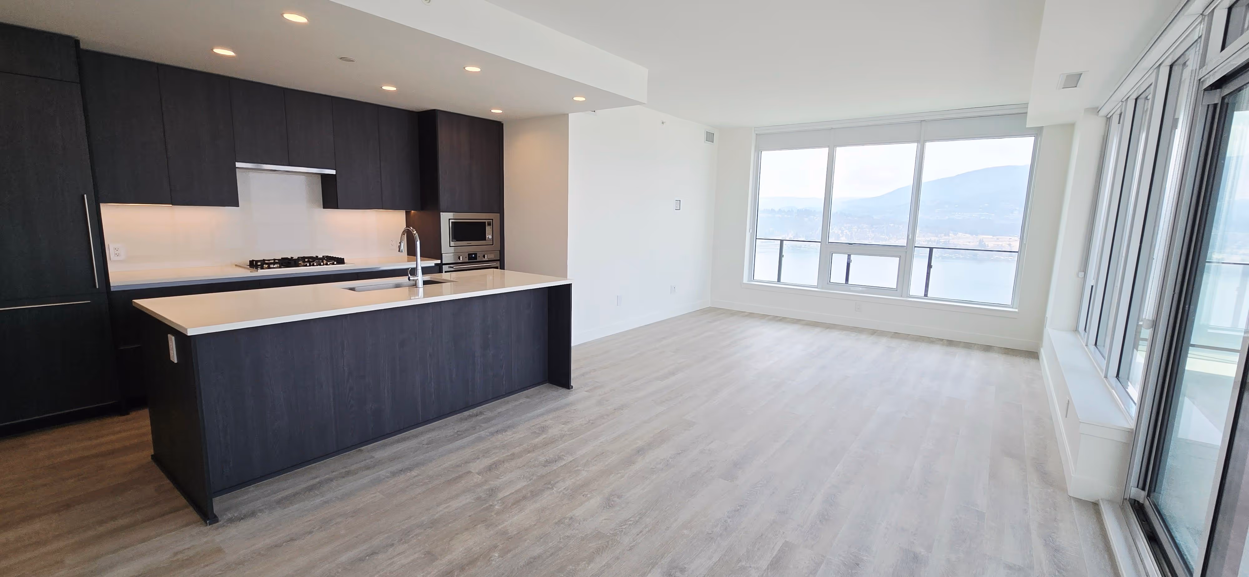 New 3 Bed, Den, 2 Bath Downtown at Water Street by the Park