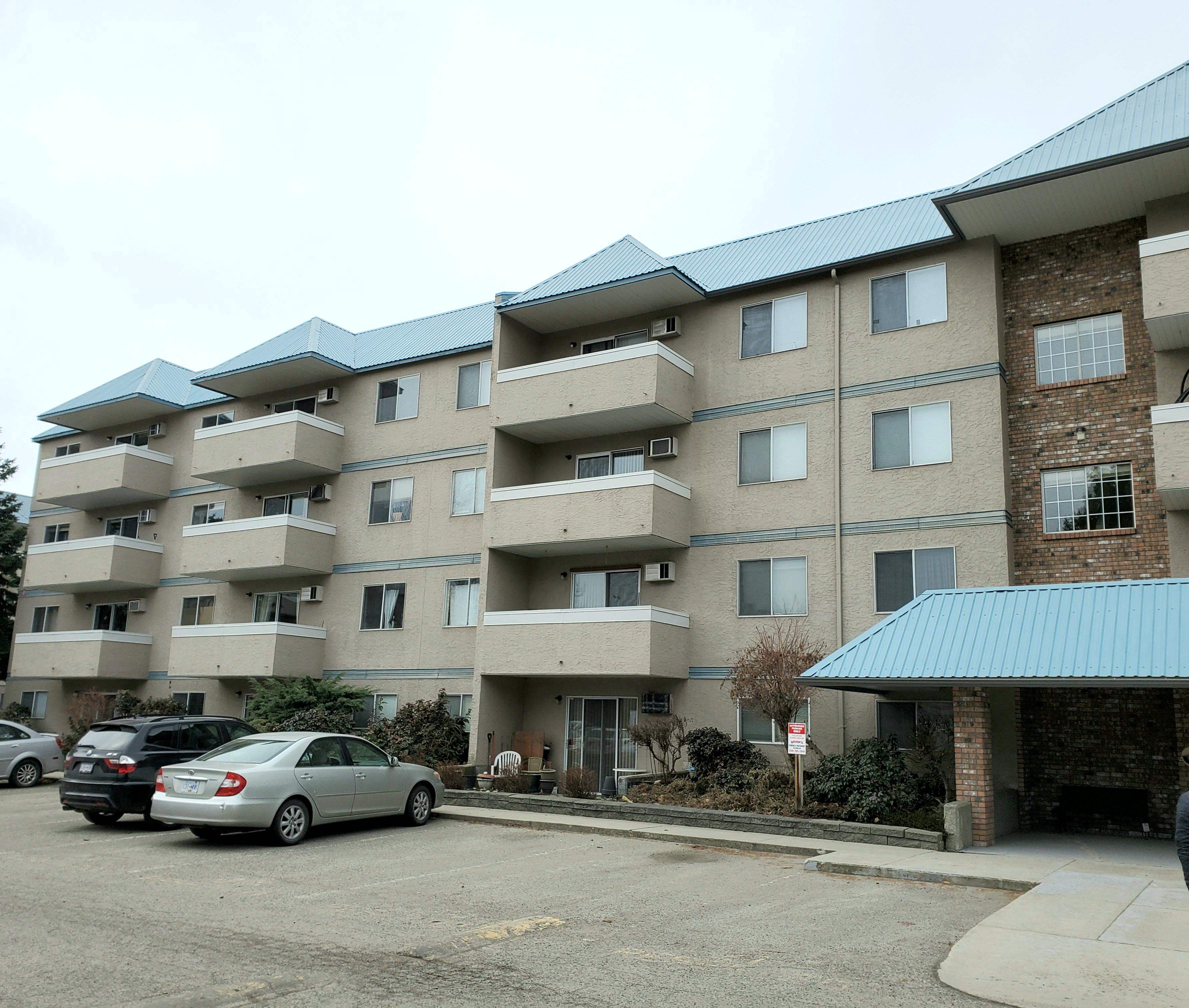 Lower Mission 2 Bed, 2 Bath across from OC - Top Floor - Corner Unit