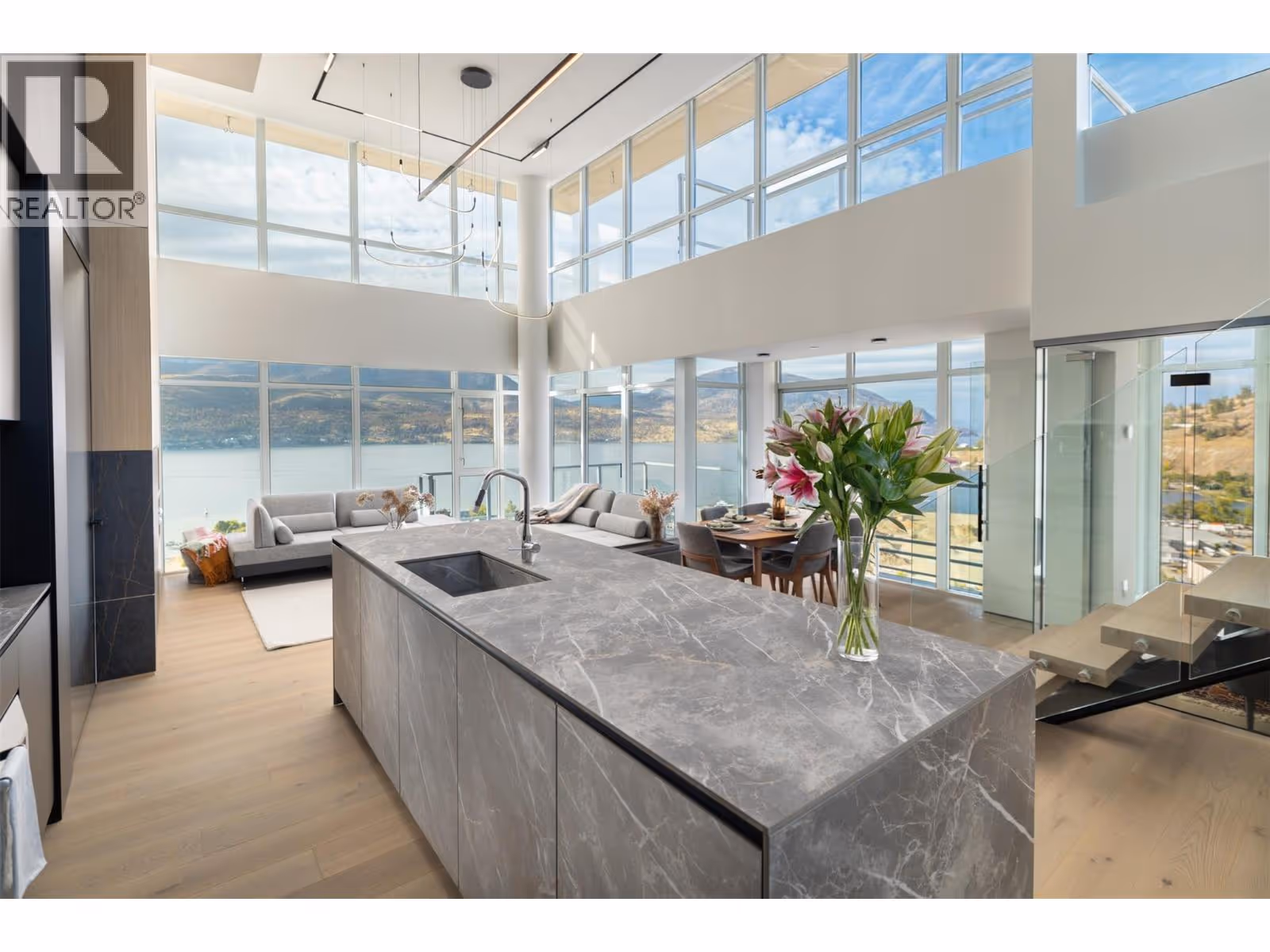 1075 Sunset Drive Unit# PH1