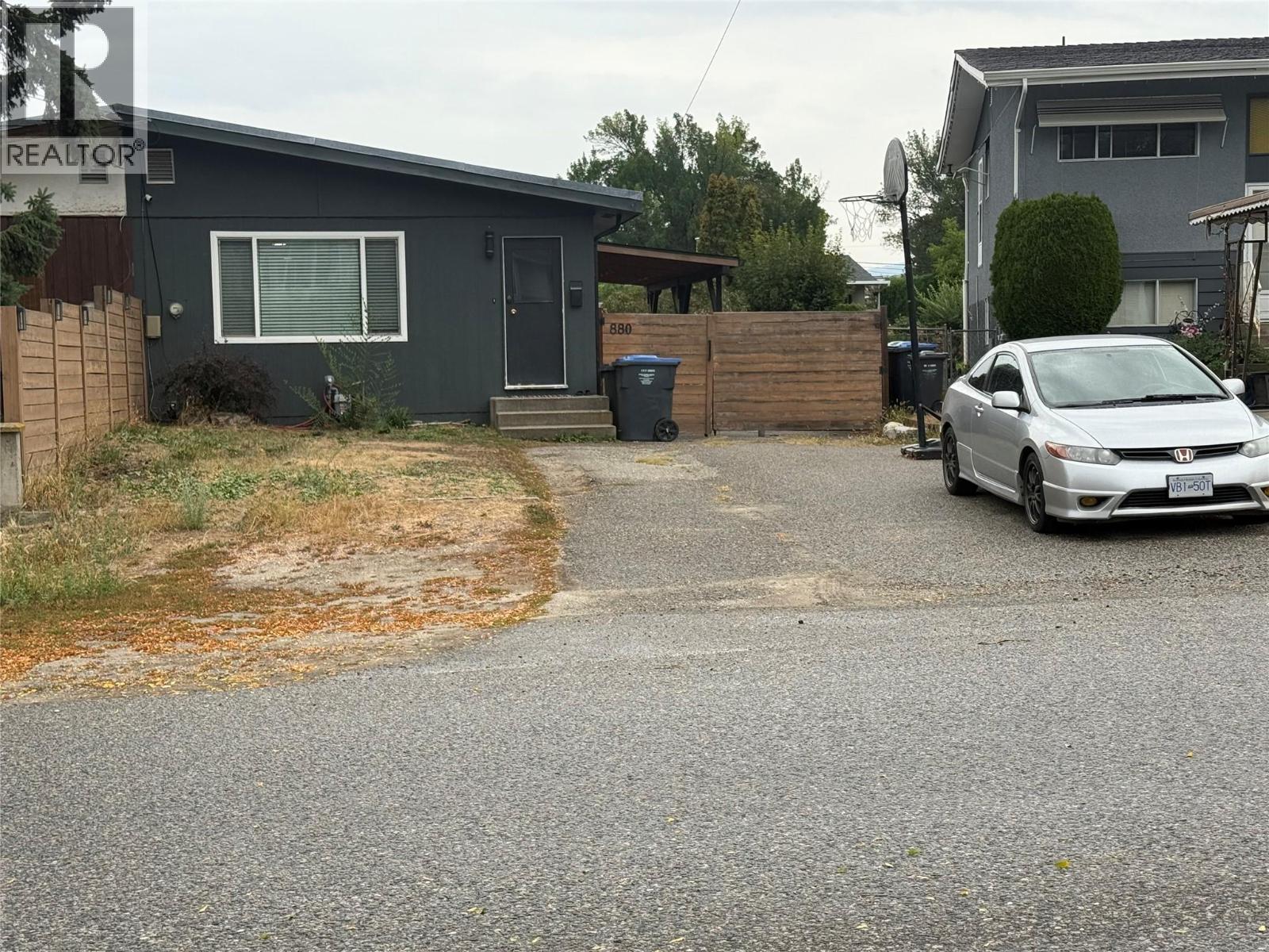 880 Hollydell Road