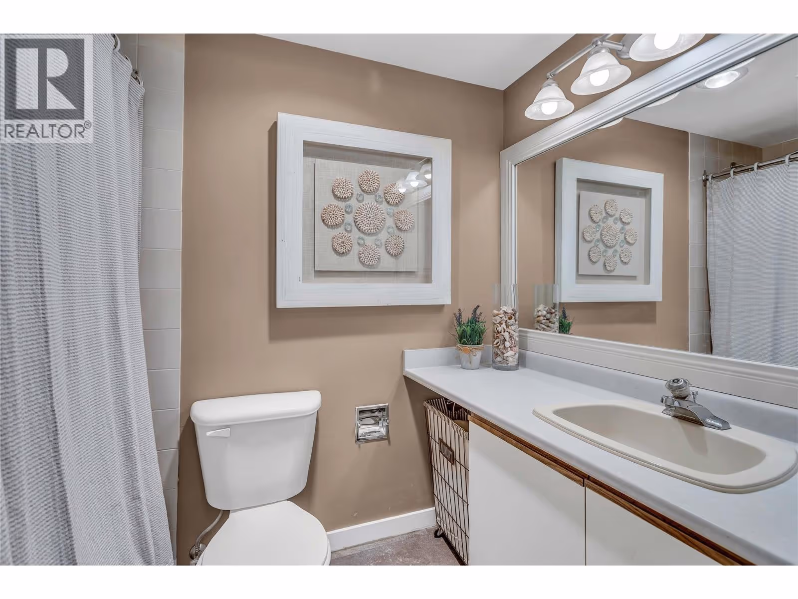 1056 Bernard Avenue Unit# 216