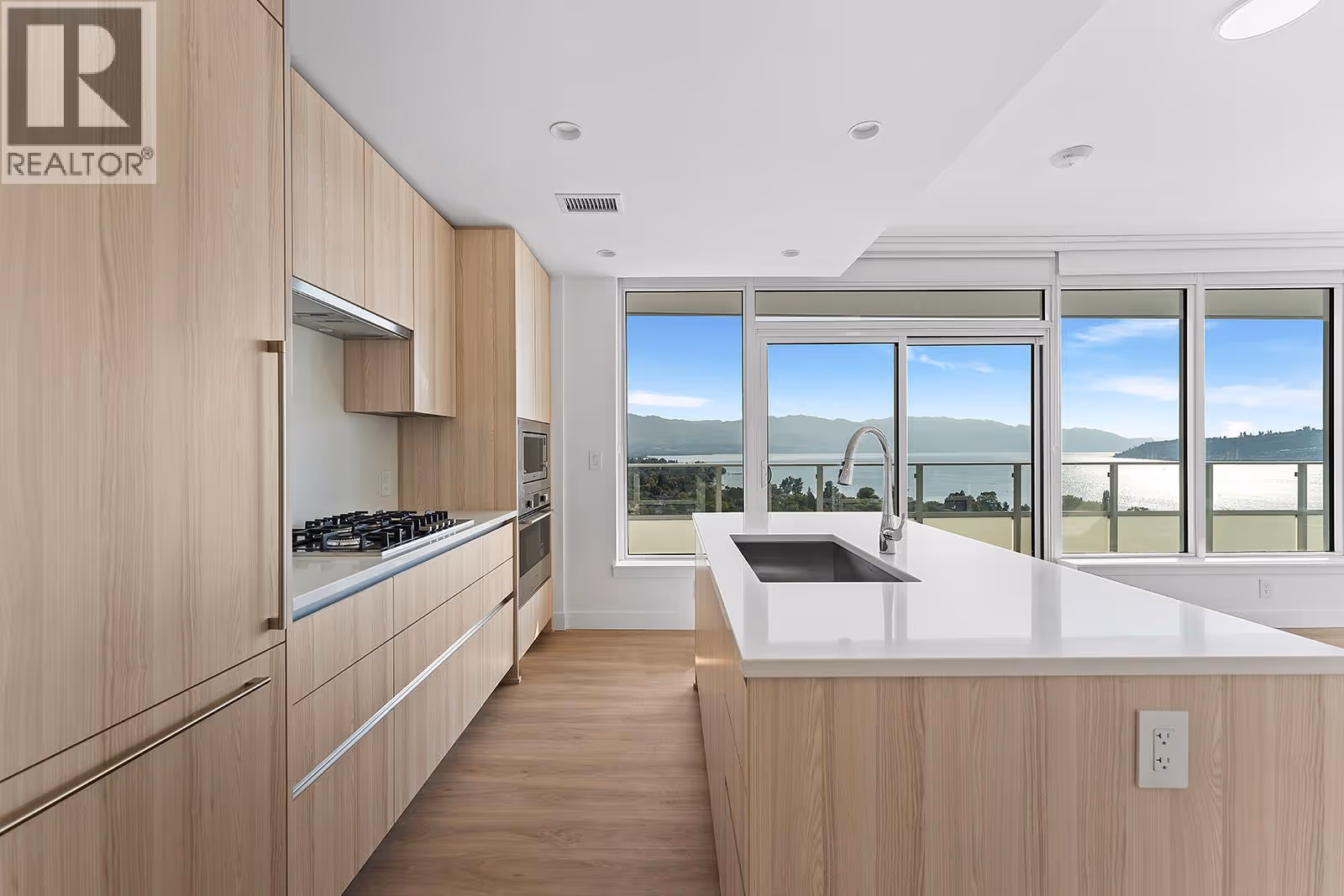 1626 Water Street Unit# 2007