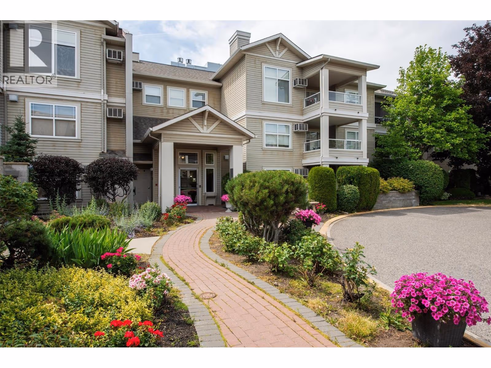 555 Houghton Road Unit# 203