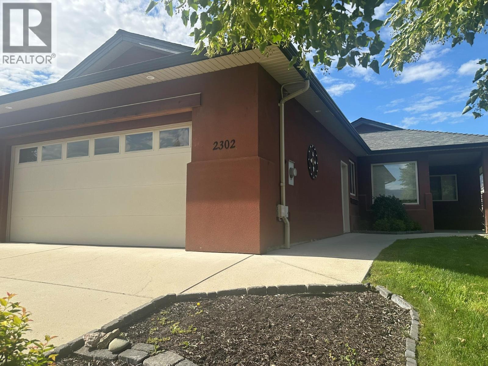 2302 Pine Vista Place