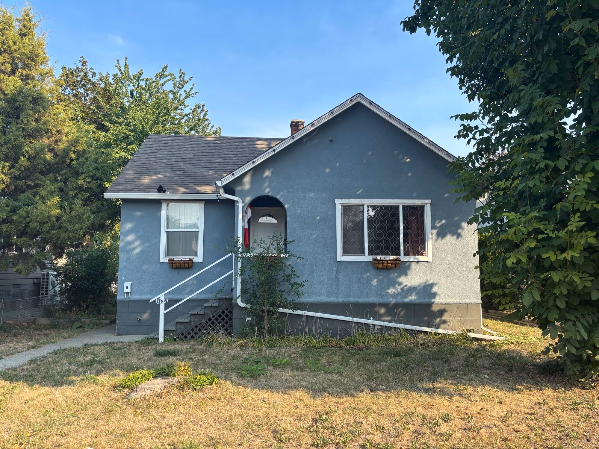 2 bed 1 bath house downtown Kelowna