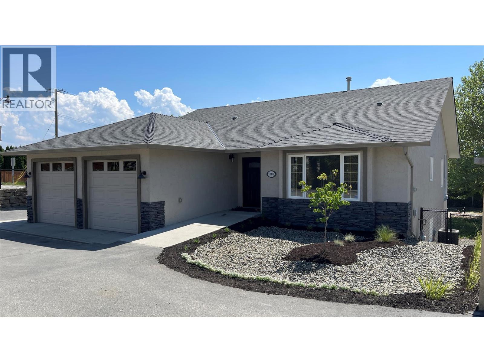 1009 Hudson Road