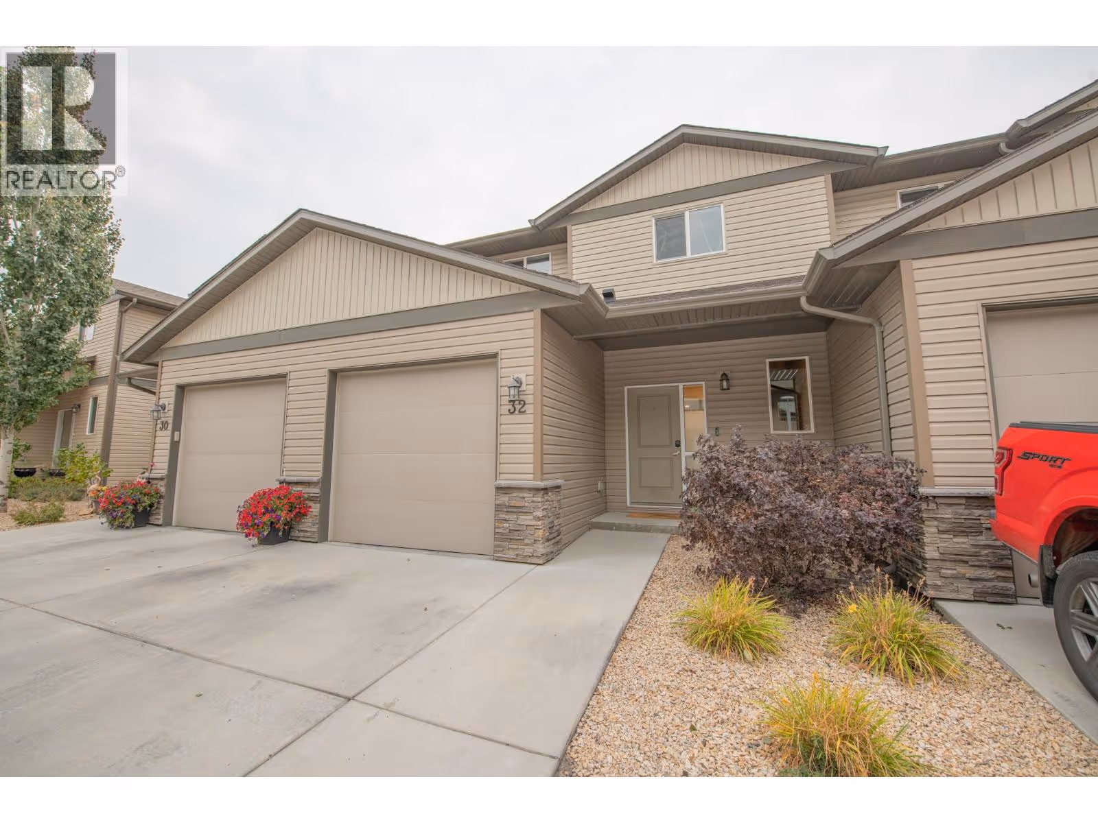 933 Mount Robson Place Unit# 32