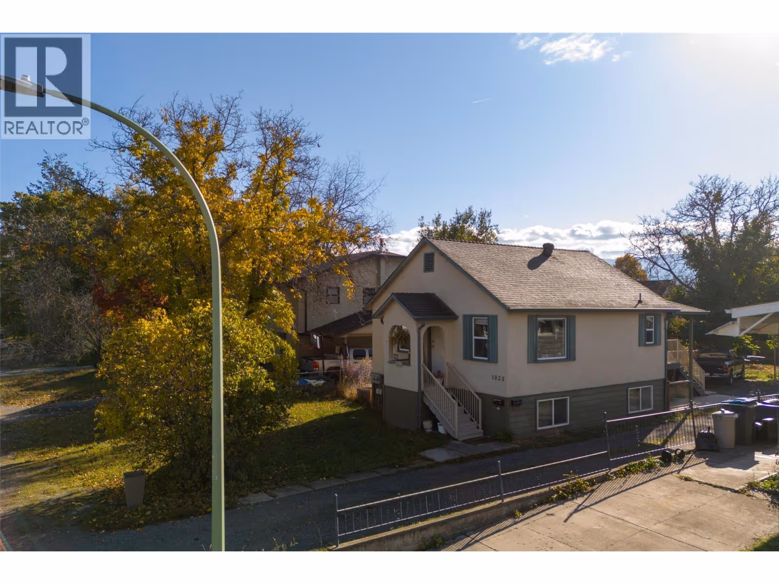 1025 Laurier Avenue