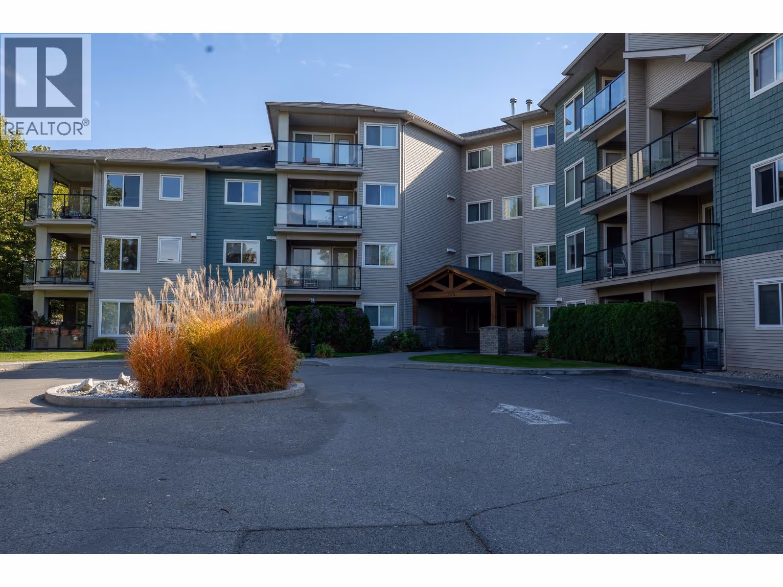 135 Ziprick Road Unit# 306
