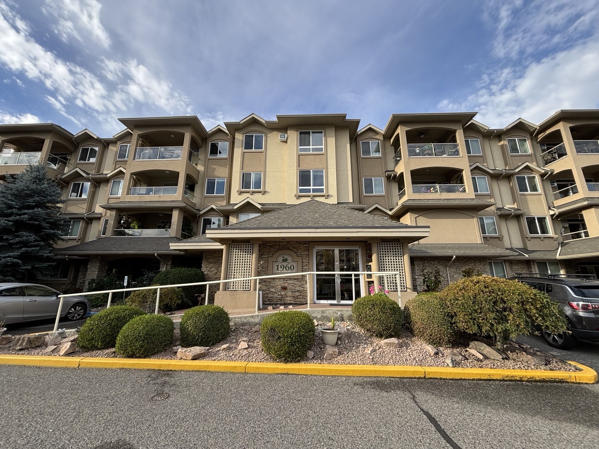 2 bedroom 2 bath condo - Furnished or Unfurnished