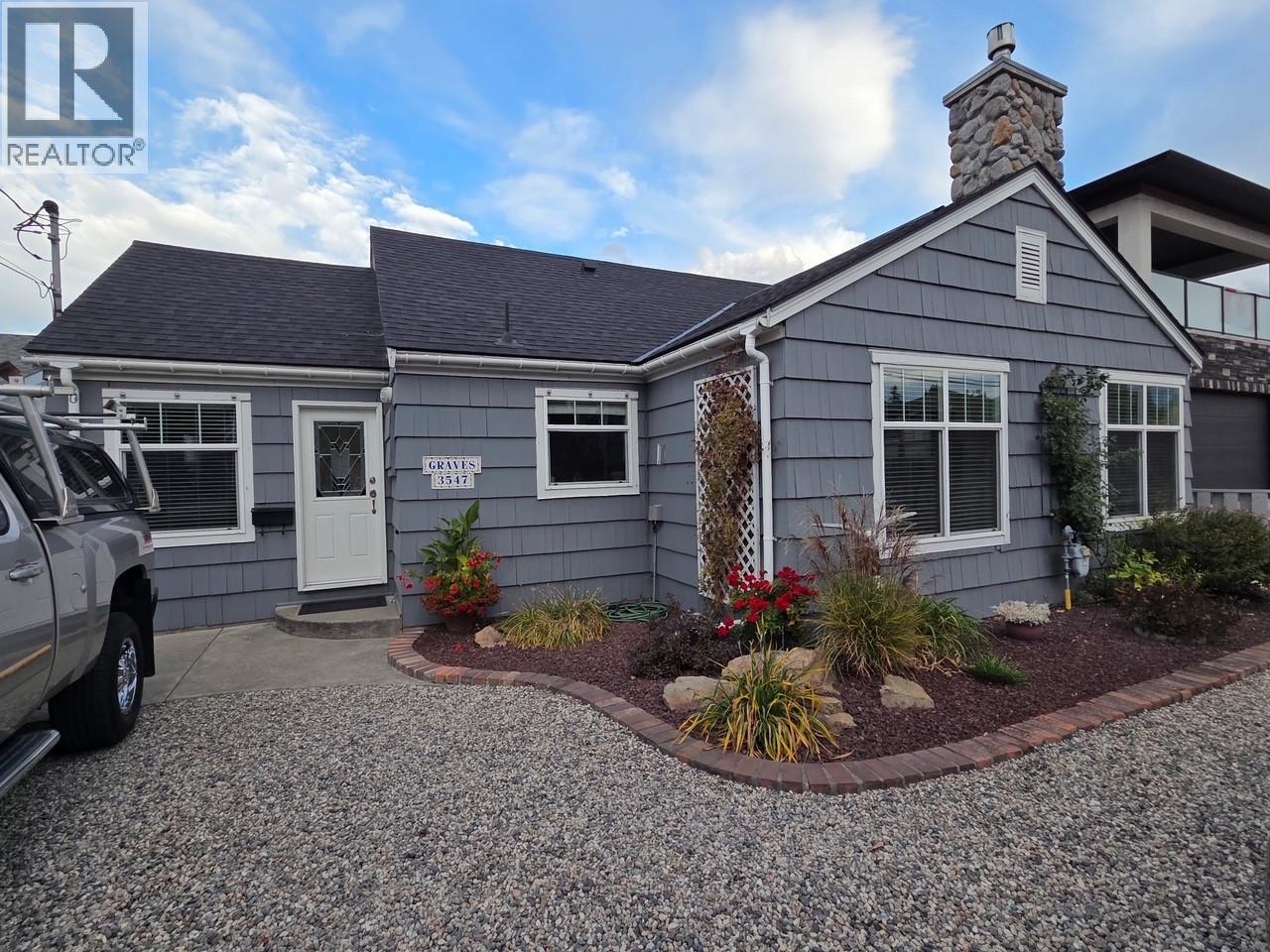 3547 Lakeshore Road