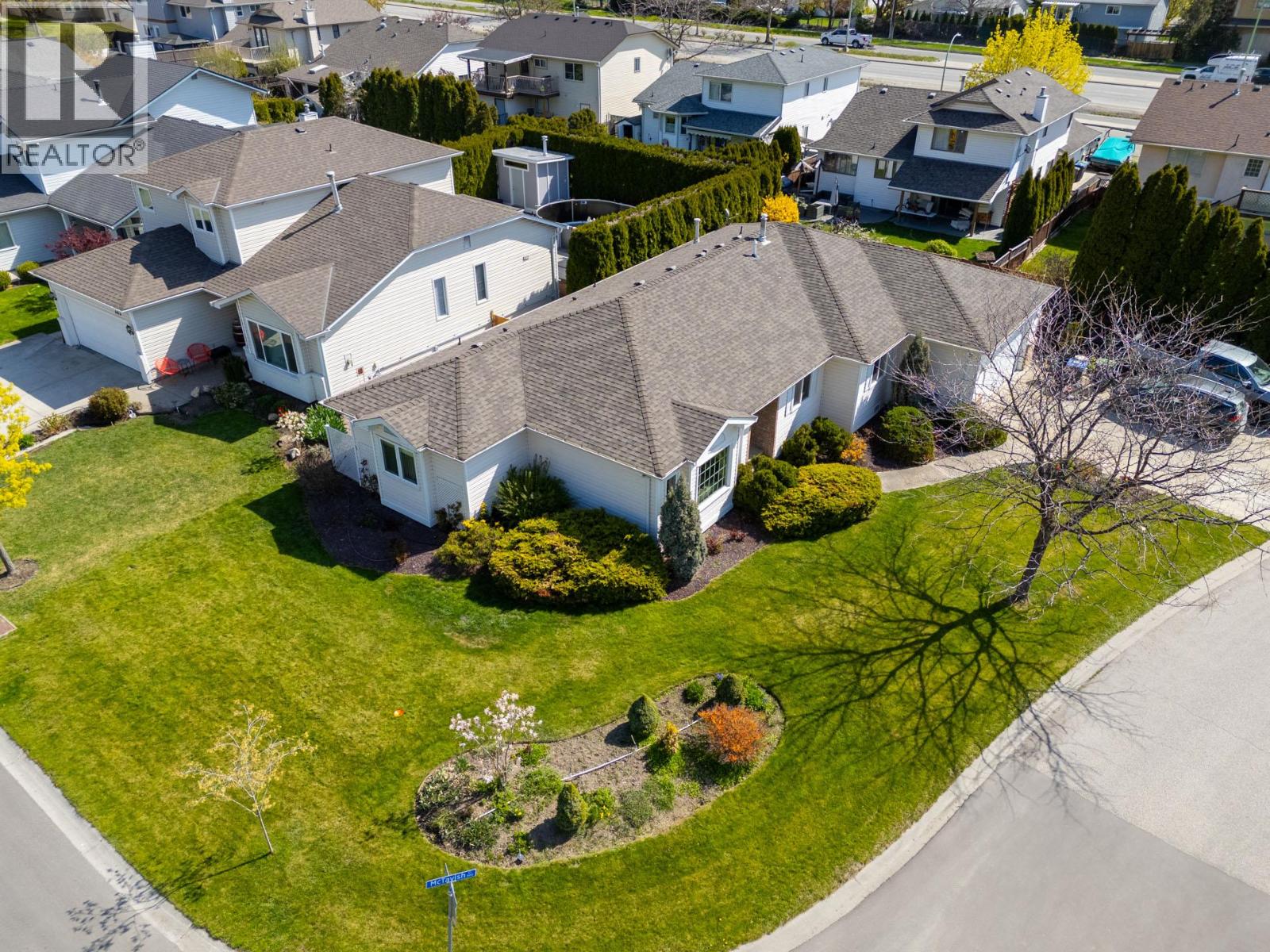 390 McTavish Crescent