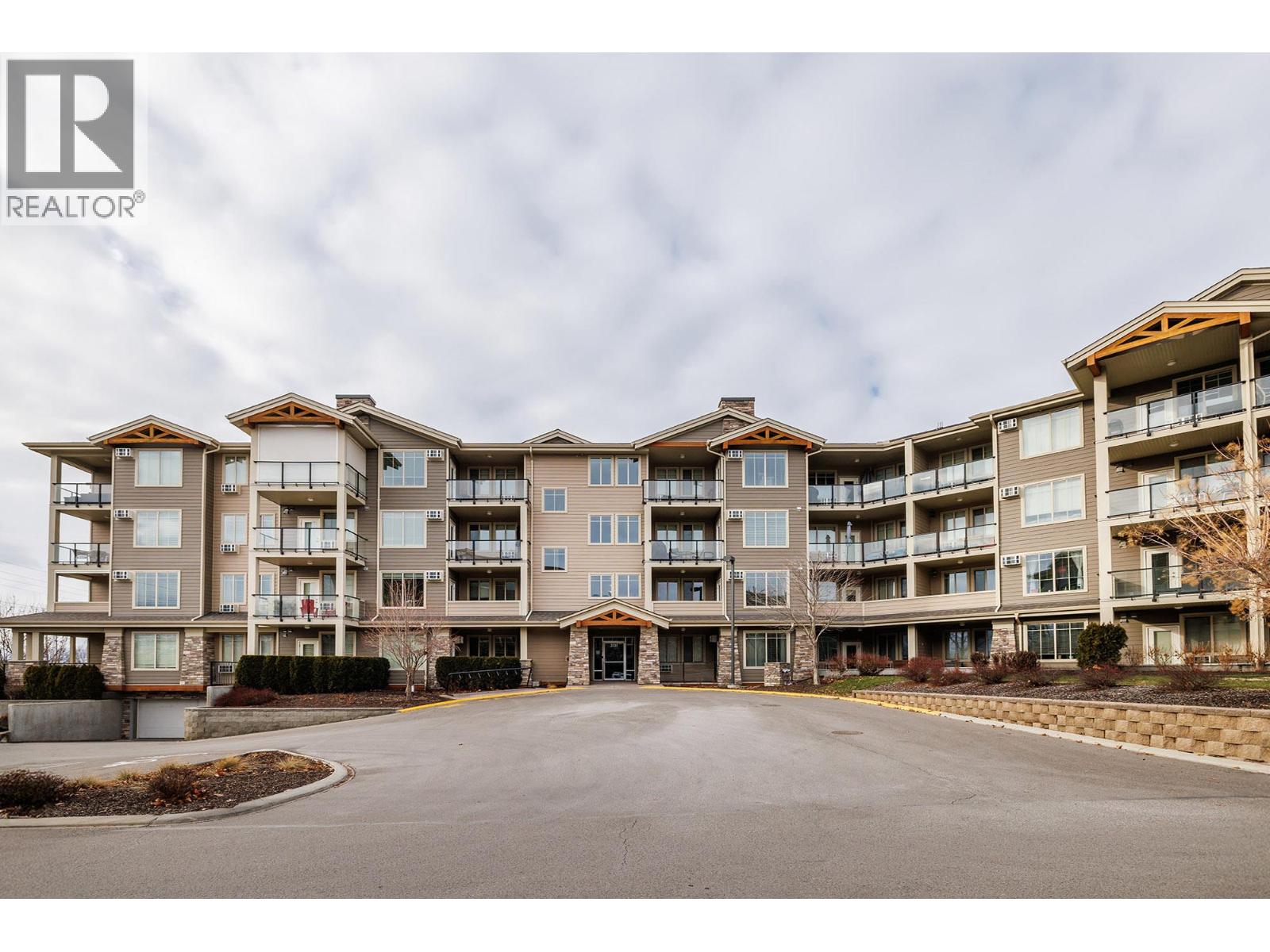 3731 Casorso Road Unit# 101