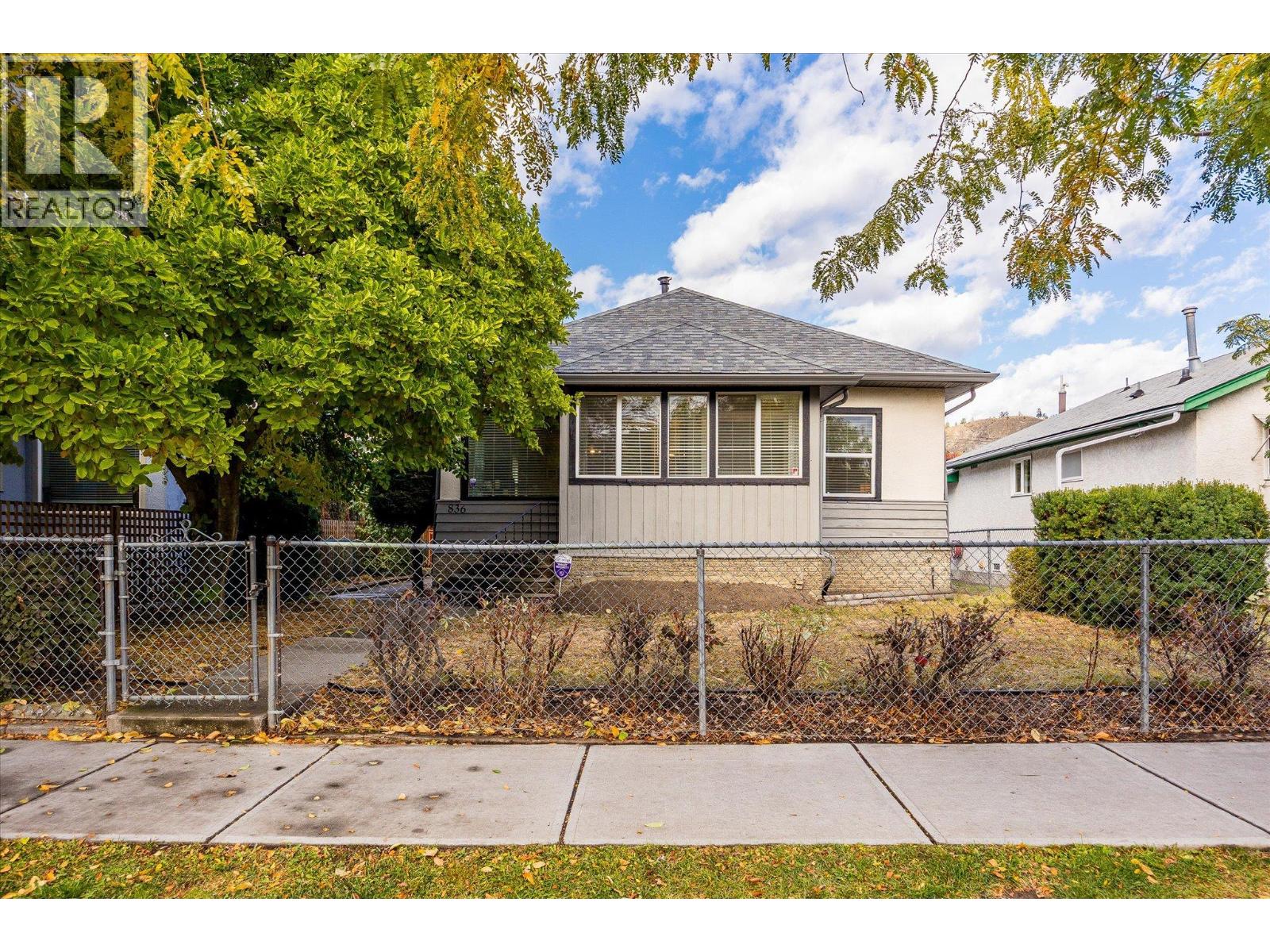 836 Cawston Avenue