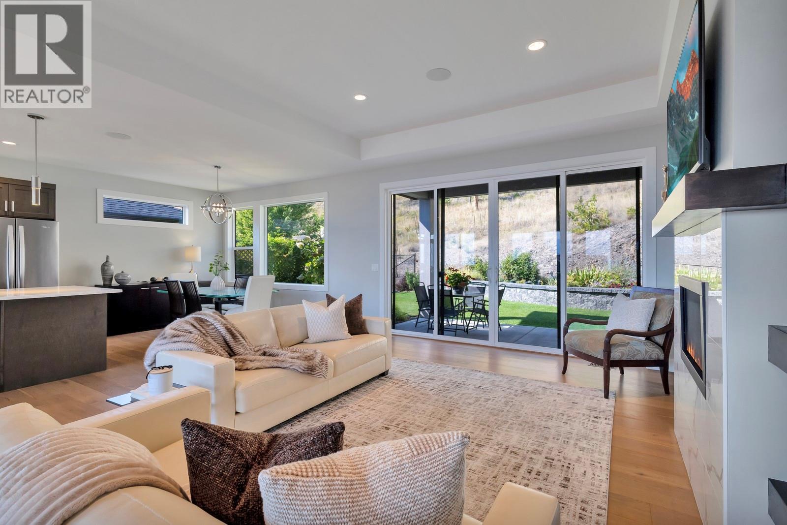 2594 Crown Crest Drive