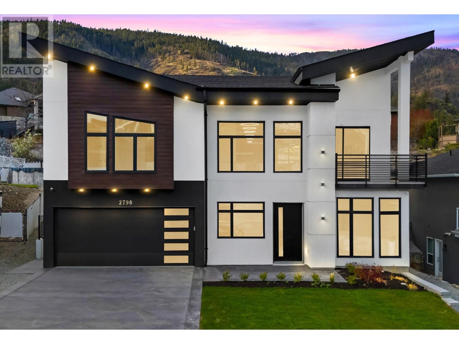 2798 Canyon Crest Drive