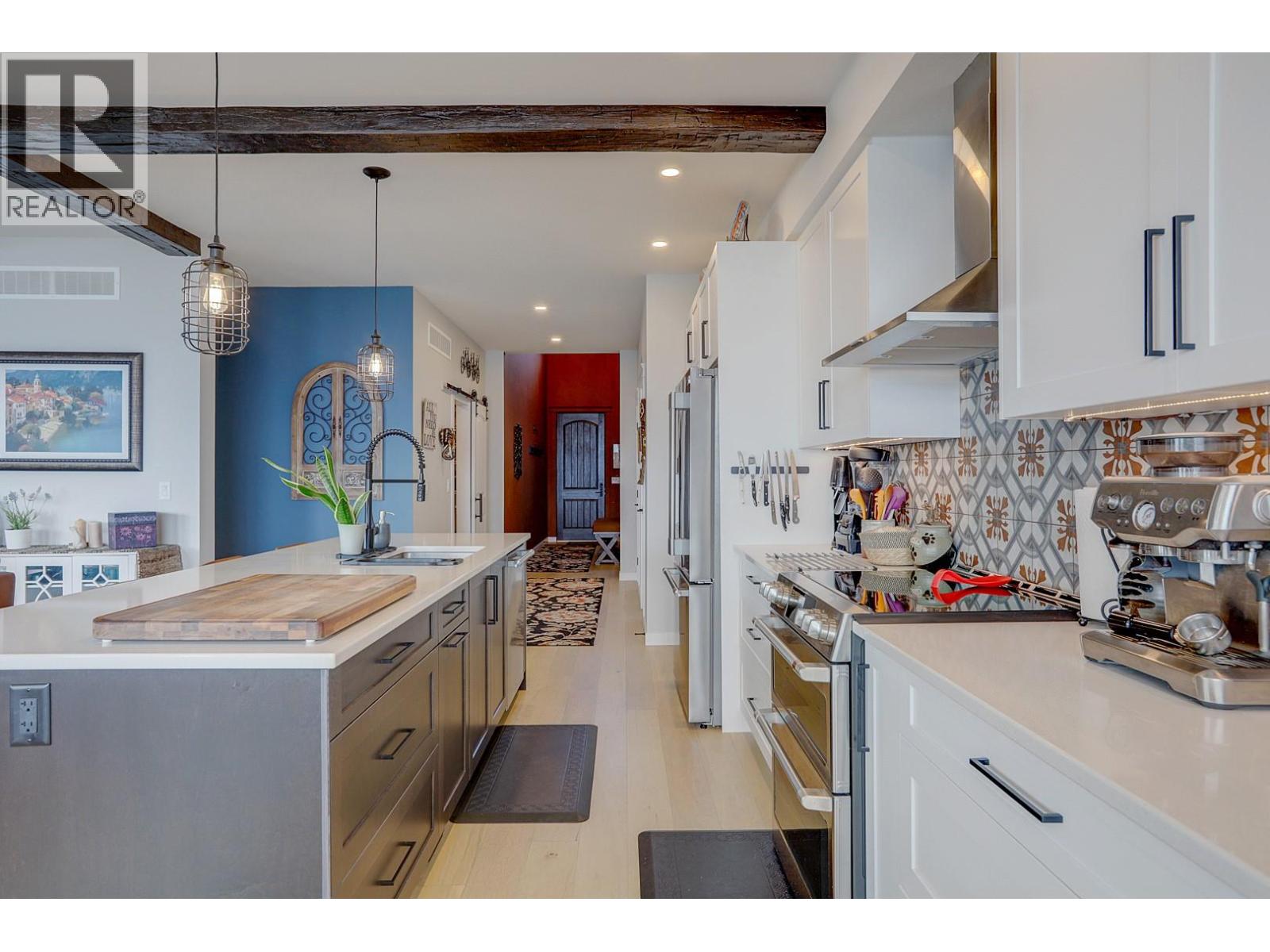 595 Vineyard Way N Unit# 8