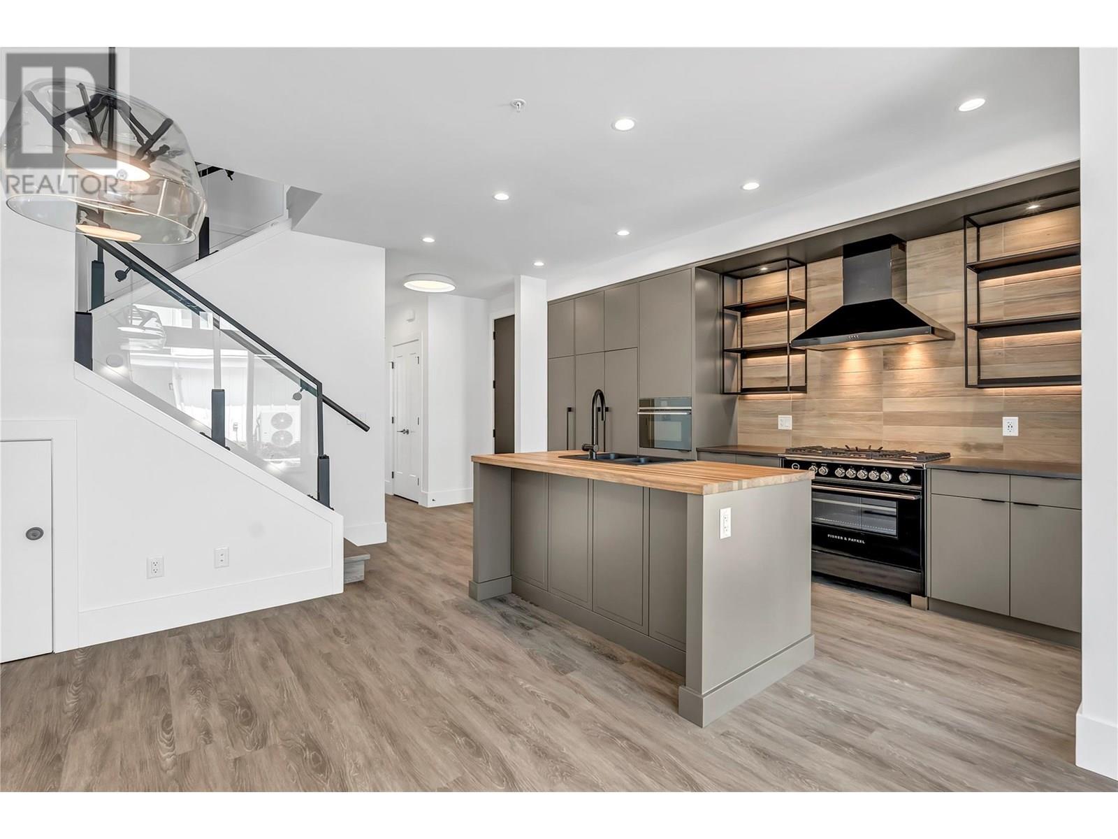 3290 Landry Crescent