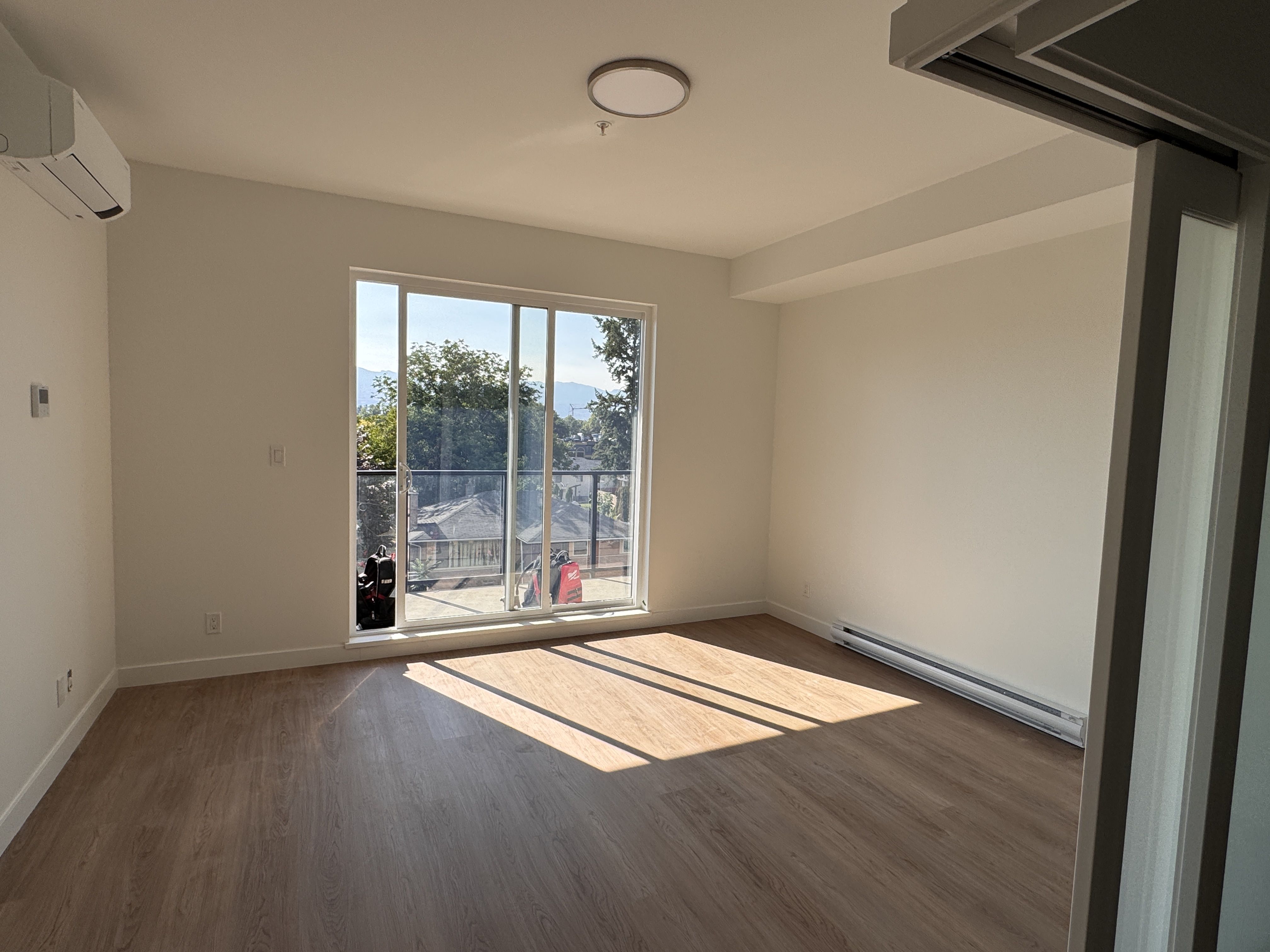 Brand new 1 bed 1 bath condo at Anacapri 