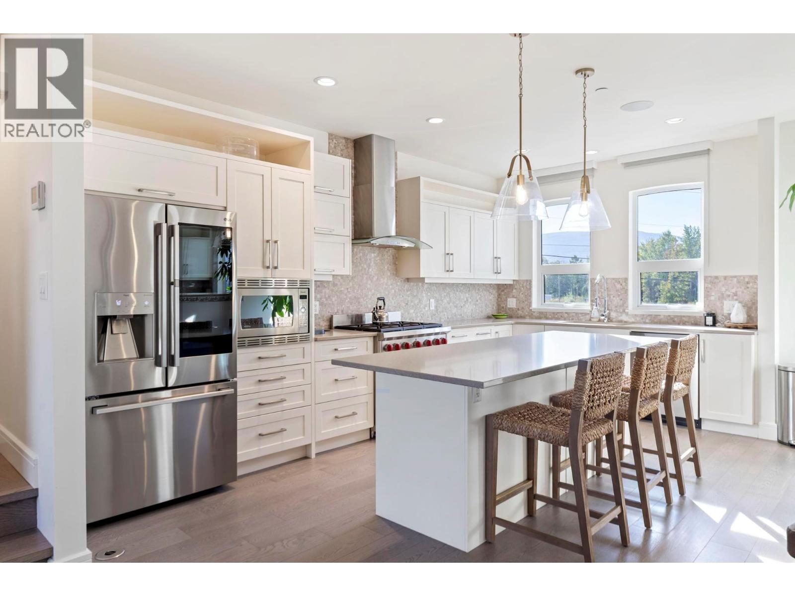 3756 Lakeshore Road Unit# 13