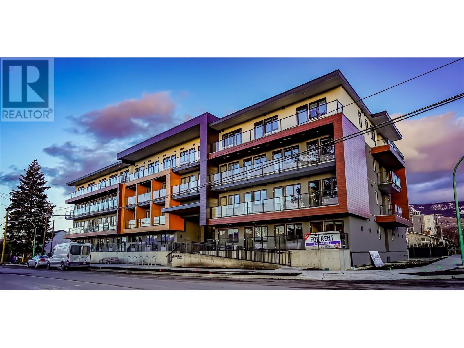 345 Dougall Road N Unit# PH12 Lot# 85