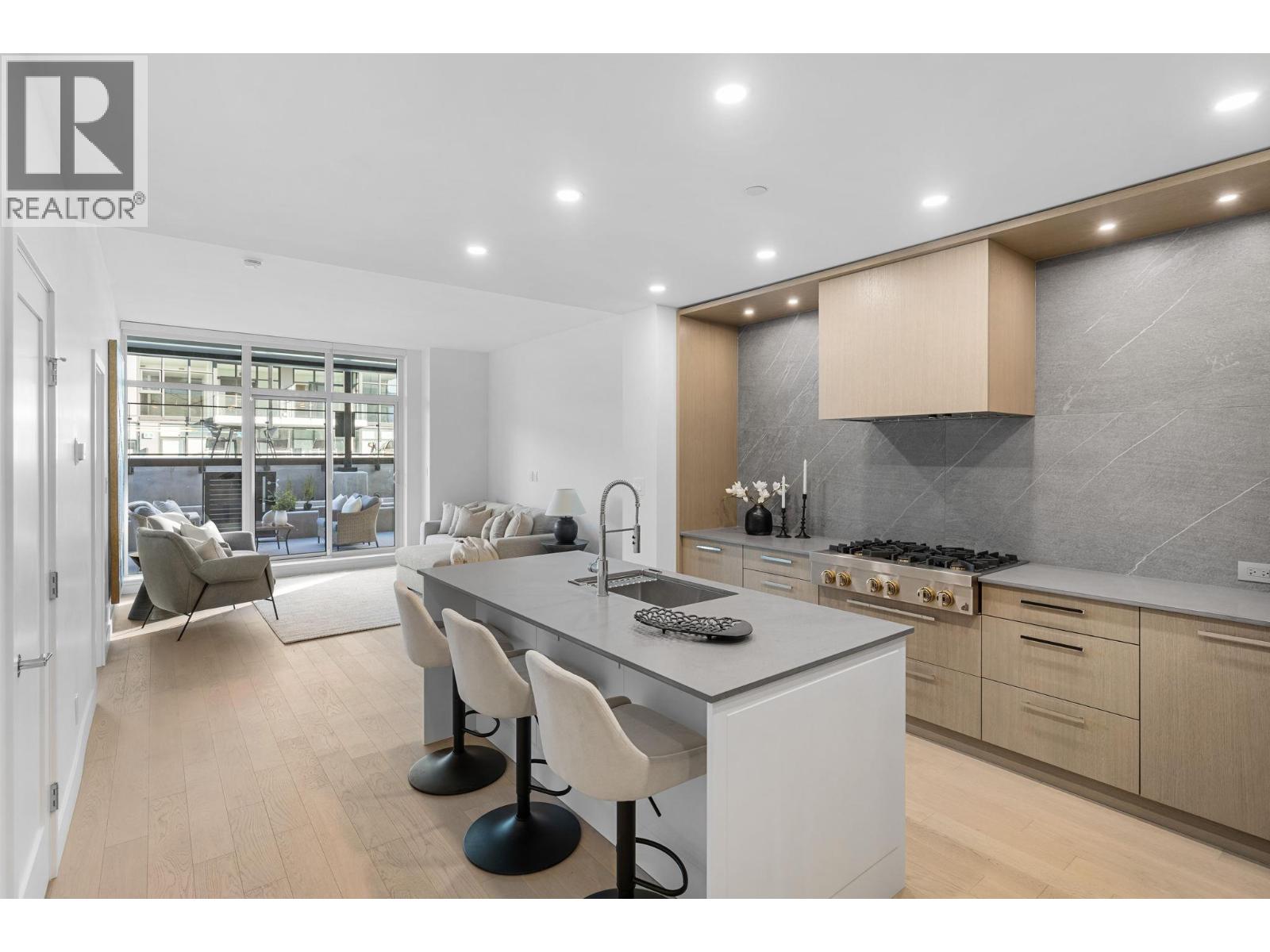 3409 Lakeshore Road Unit# 209