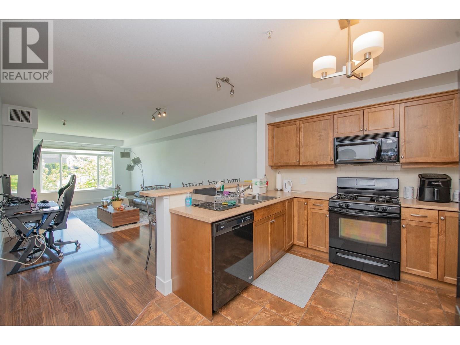 2532 Shoreline Drive Unit# 305
