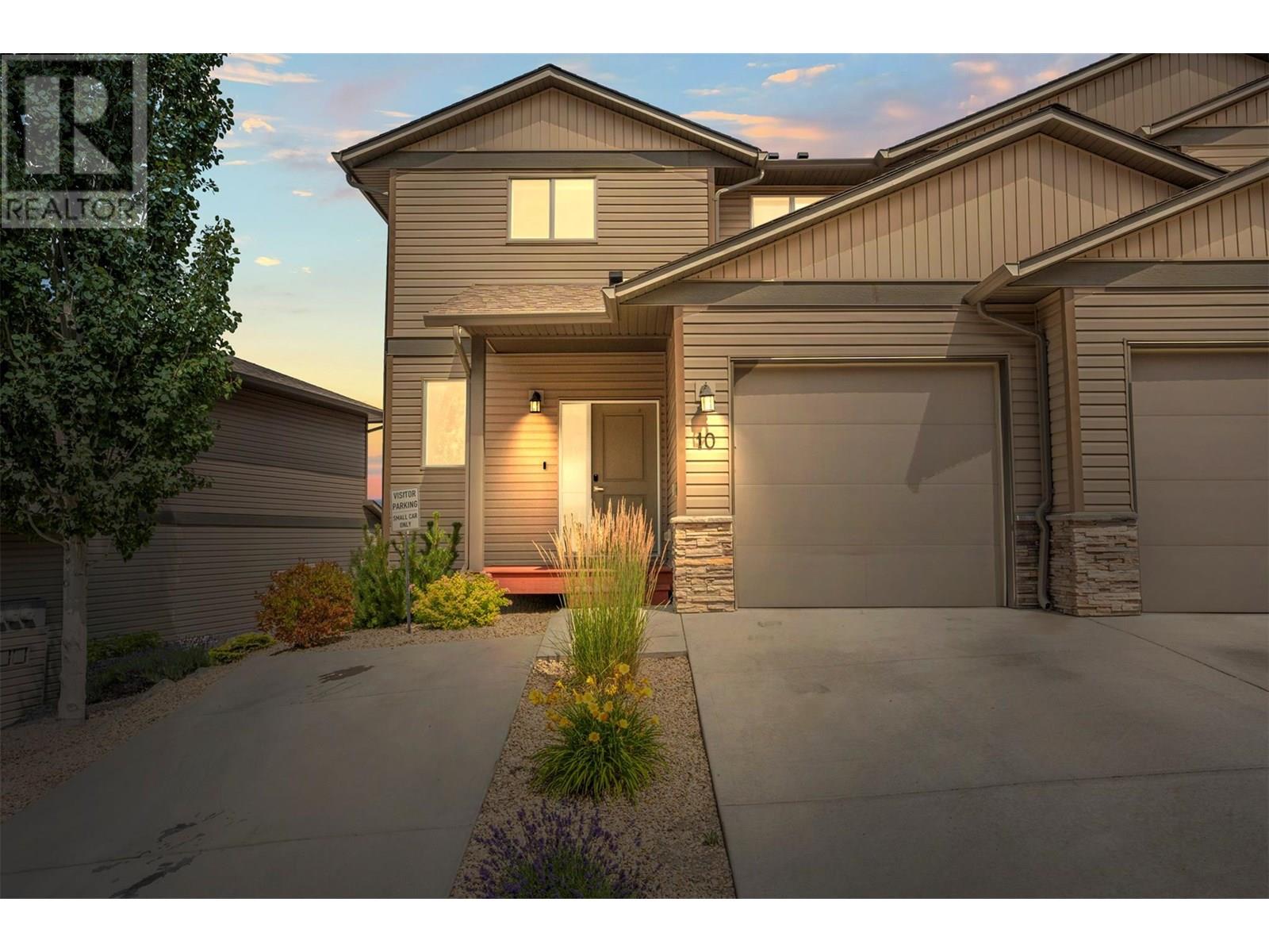 933 Mount Robson Place Unit# 10