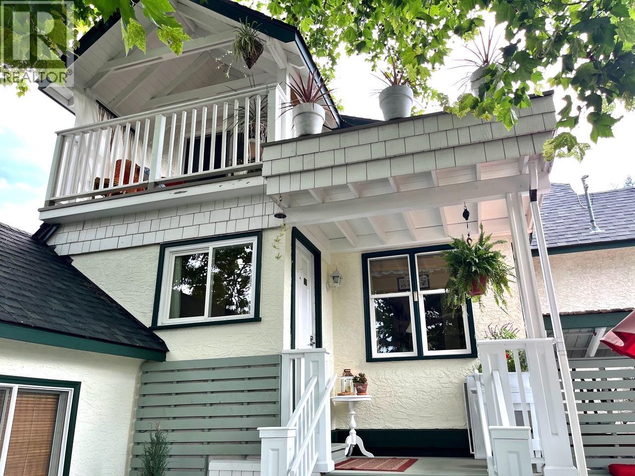 1419 Cherry Crescent W